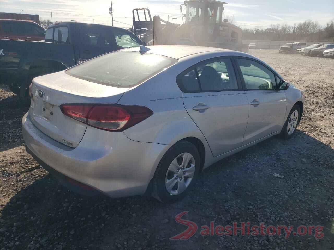 3KPFK4A77JE206304 2018 KIA FORTE