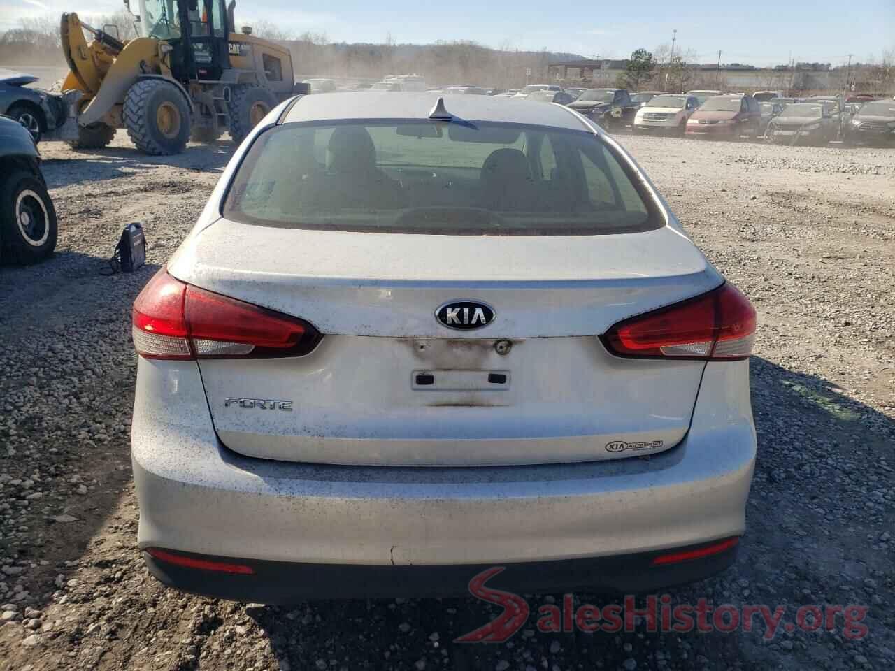 3KPFK4A77JE206304 2018 KIA FORTE