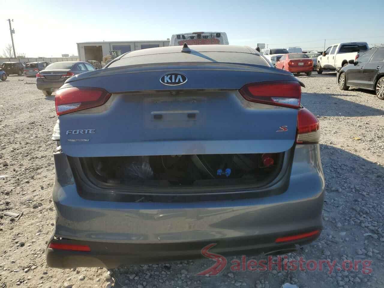 3KPFL4A71JE217862 2018 KIA FORTE