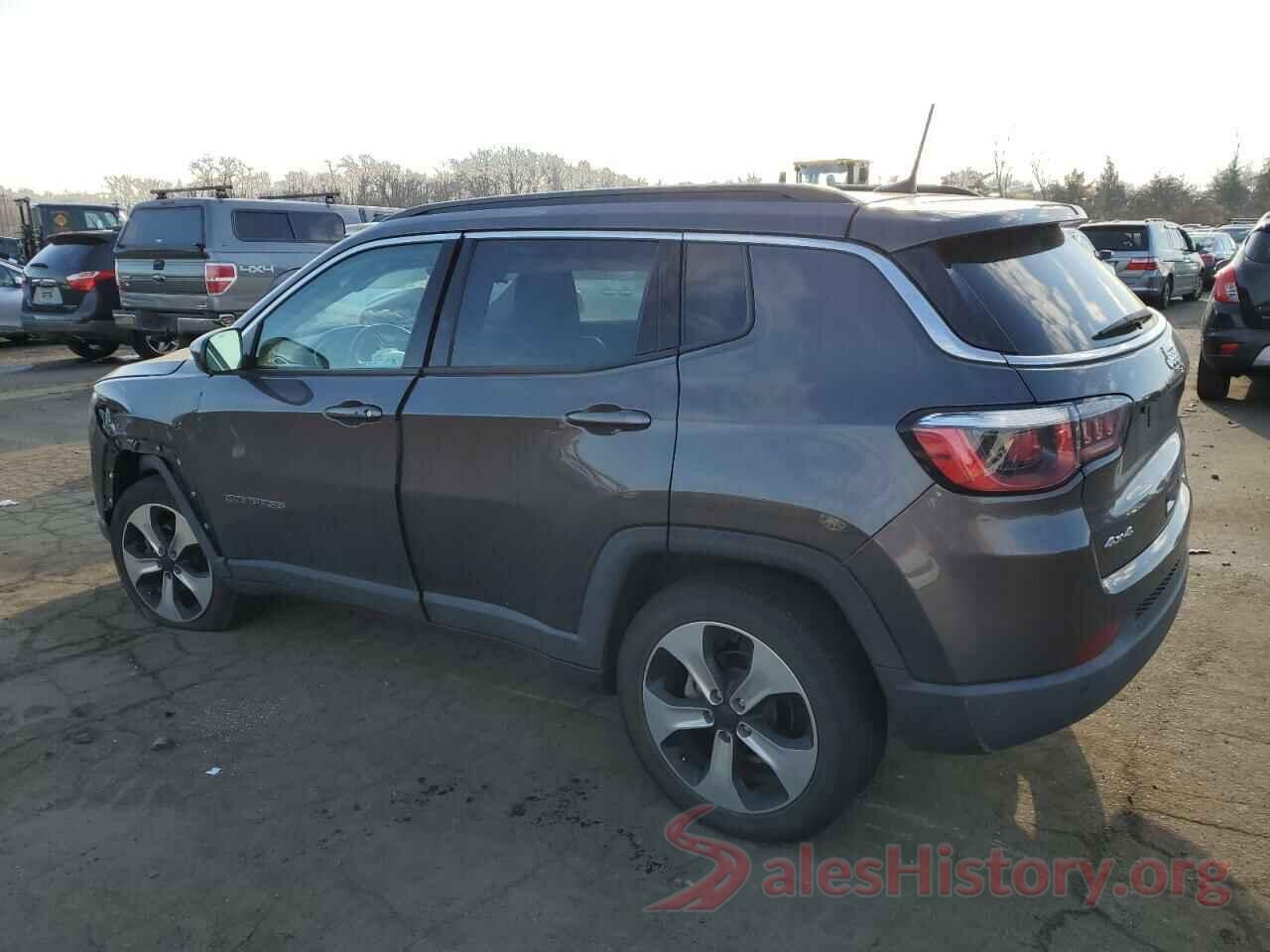 3C4NJDBB5JT117859 2018 JEEP COMPASS