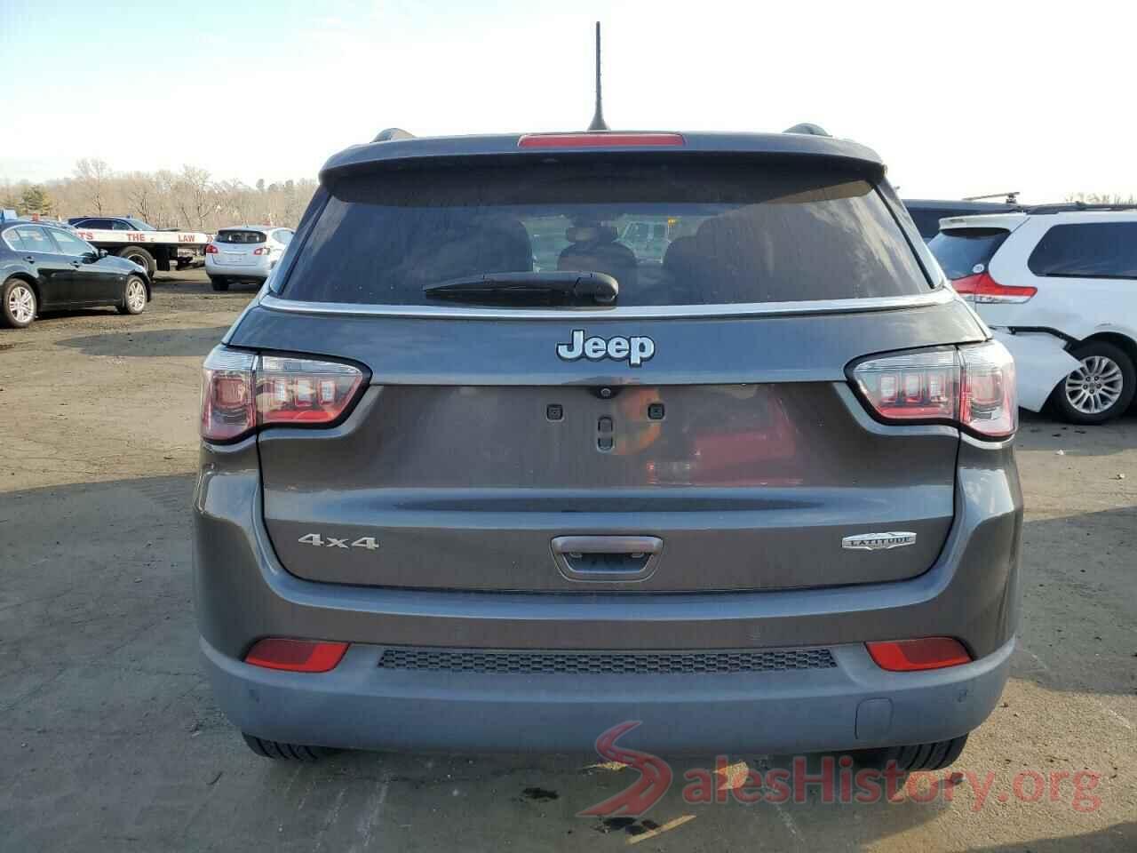 3C4NJDBB5JT117859 2018 JEEP COMPASS