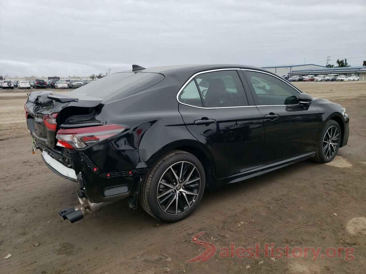 4T1T11AK3NU039046 2022 TOYOTA CAMRY