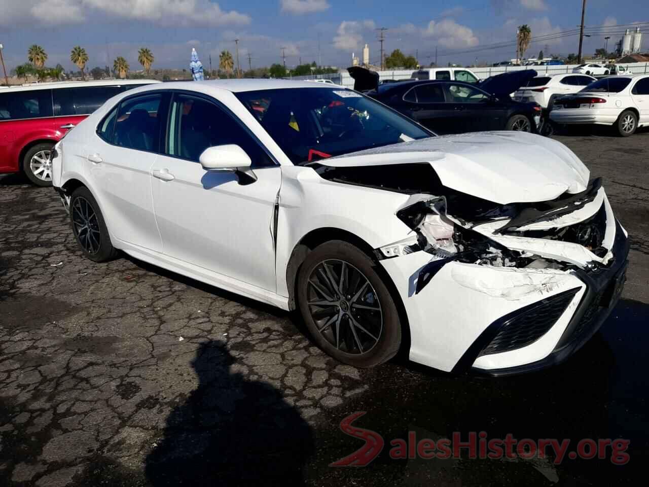 4T1G11AK4NU645201 2022 TOYOTA CAMRY