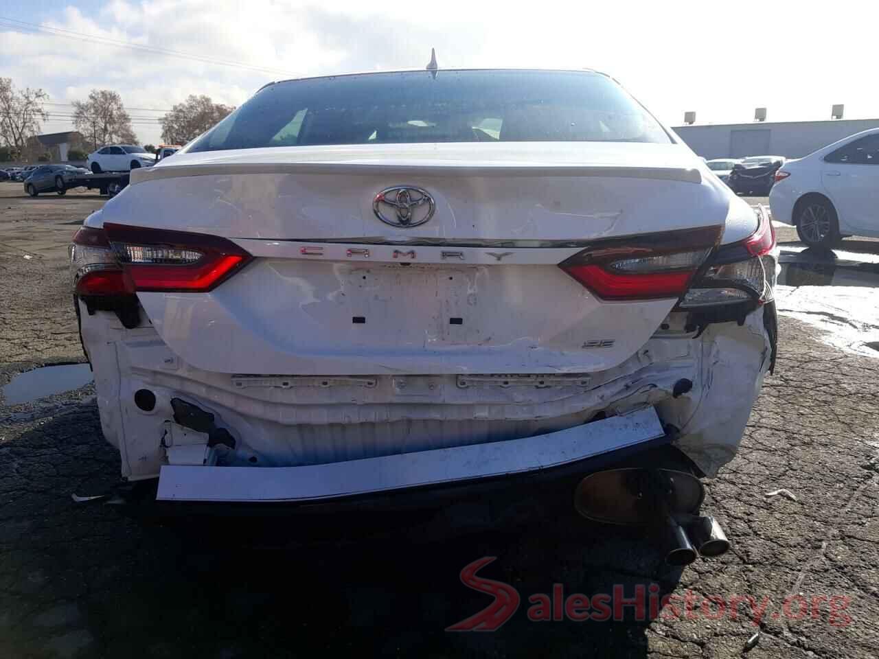 4T1G11AK4NU645201 2022 TOYOTA CAMRY