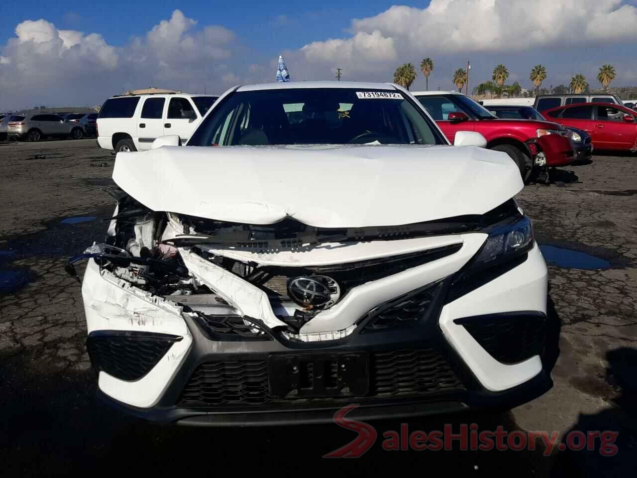 4T1G11AK4NU645201 2022 TOYOTA CAMRY