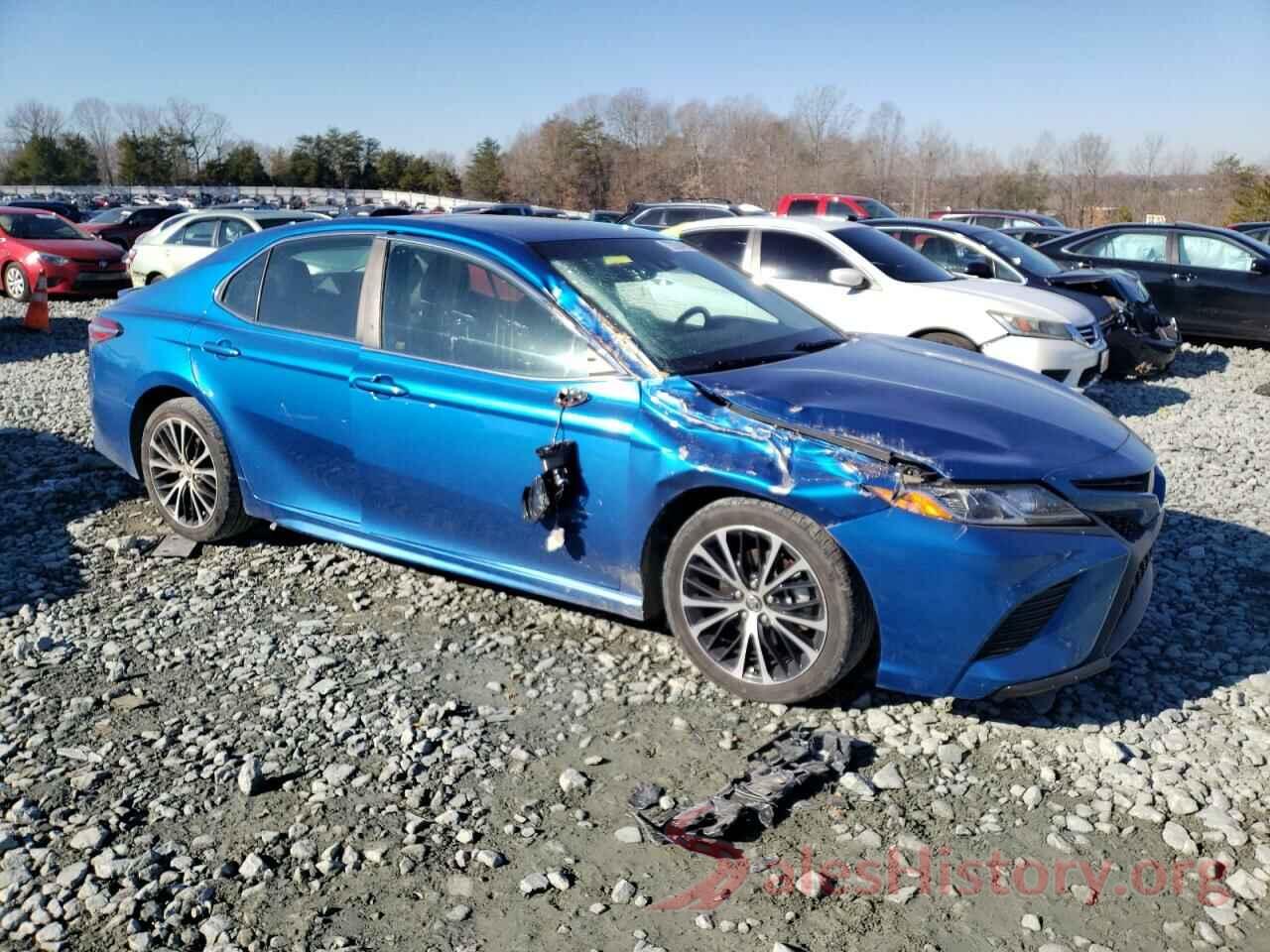 4T1B11HK2JU100379 2018 TOYOTA CAMRY