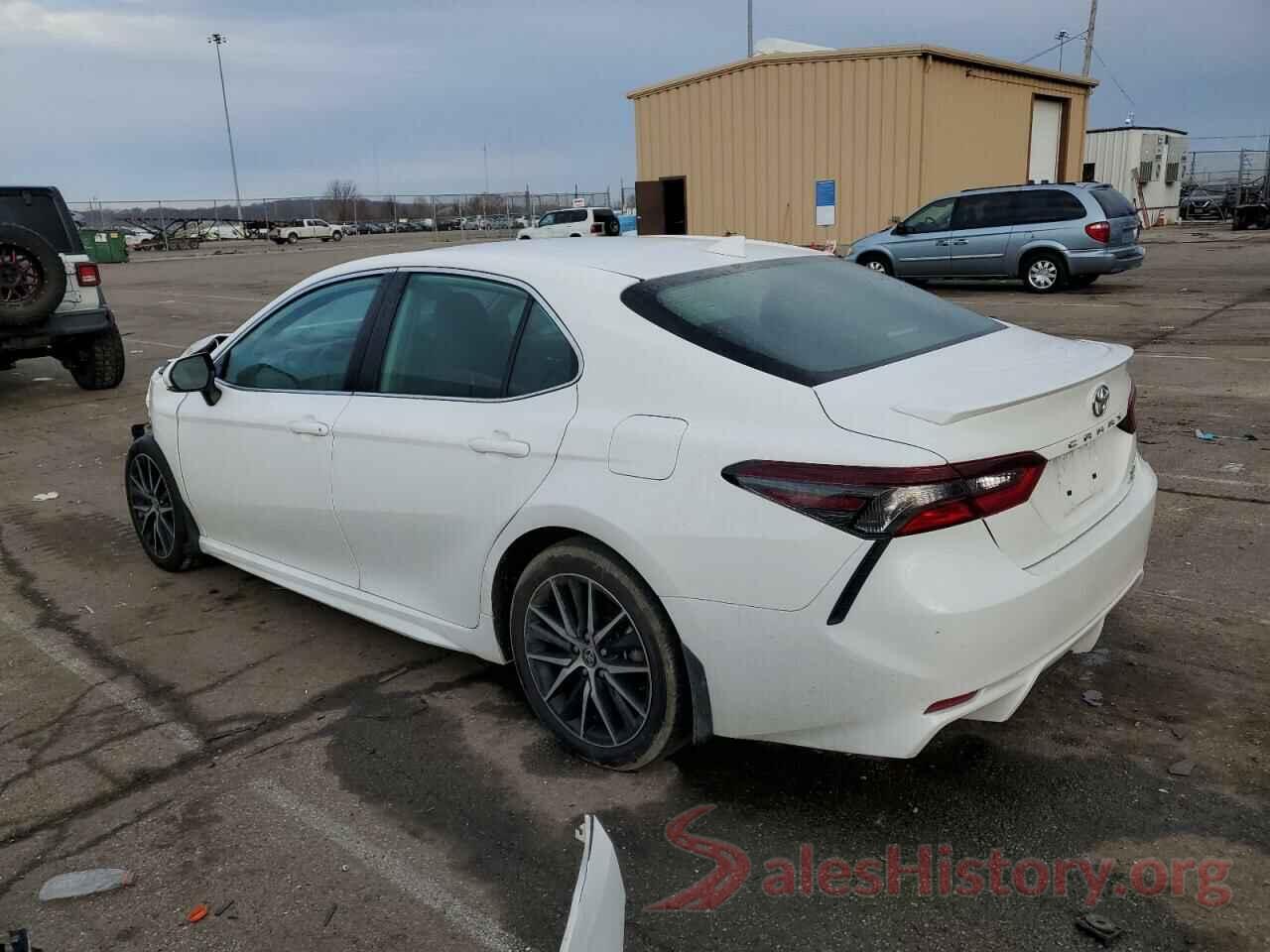 4T1G11BK0NU050599 2022 TOYOTA CAMRY