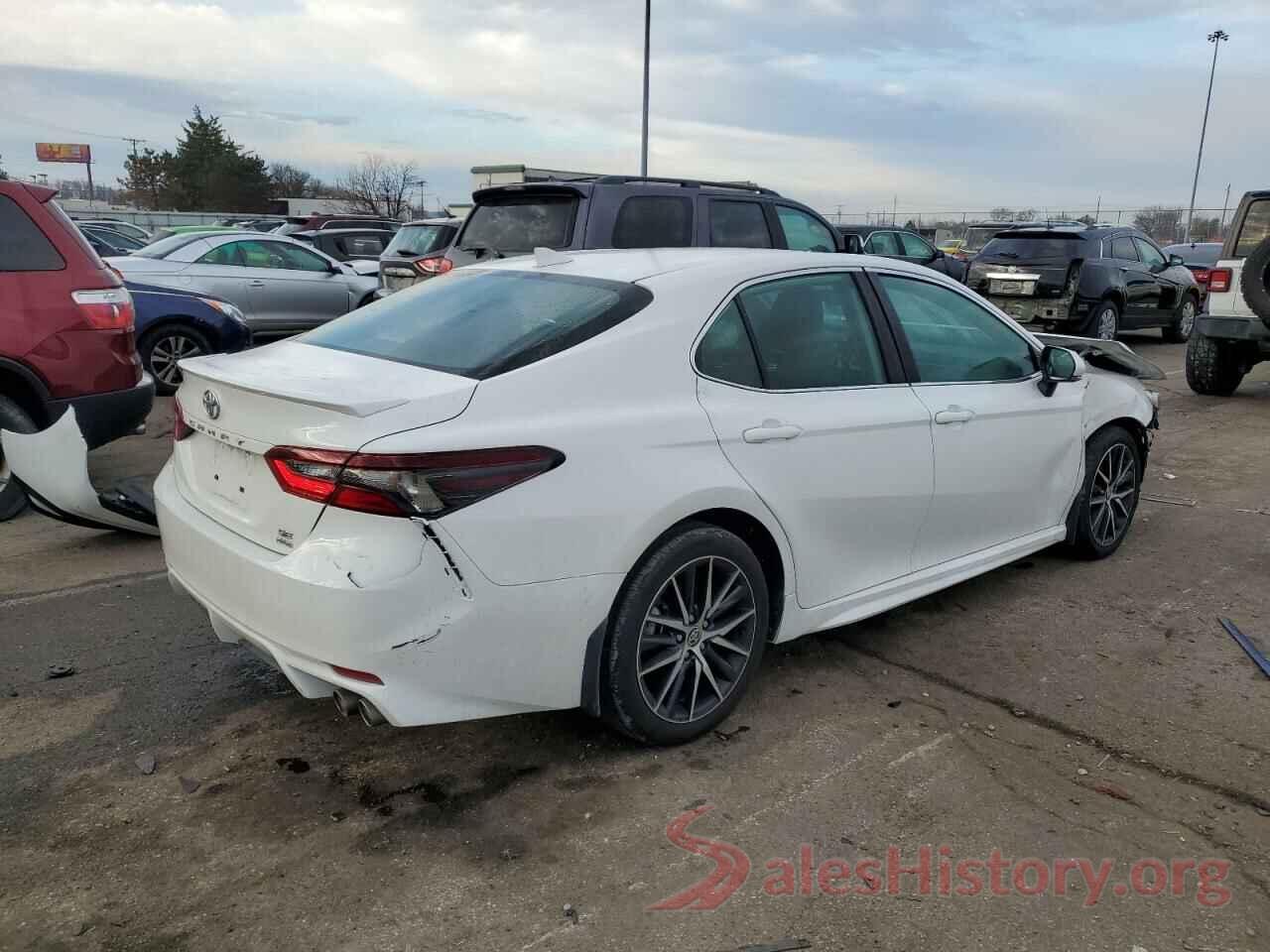 4T1G11BK0NU050599 2022 TOYOTA CAMRY