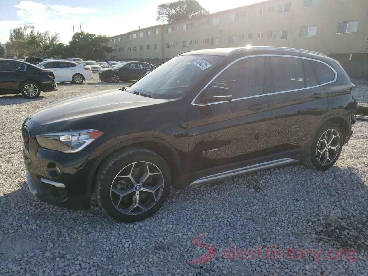 WBXHU7C33J5L05568 2018 BMW X1