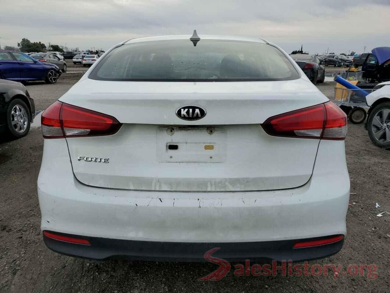 3KPFK4A79JE270909 2018 KIA FORTE