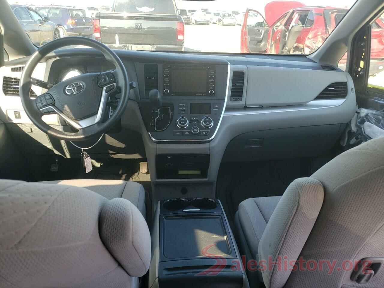 5TDKZ3DCXKS017621 2019 TOYOTA SIENNA