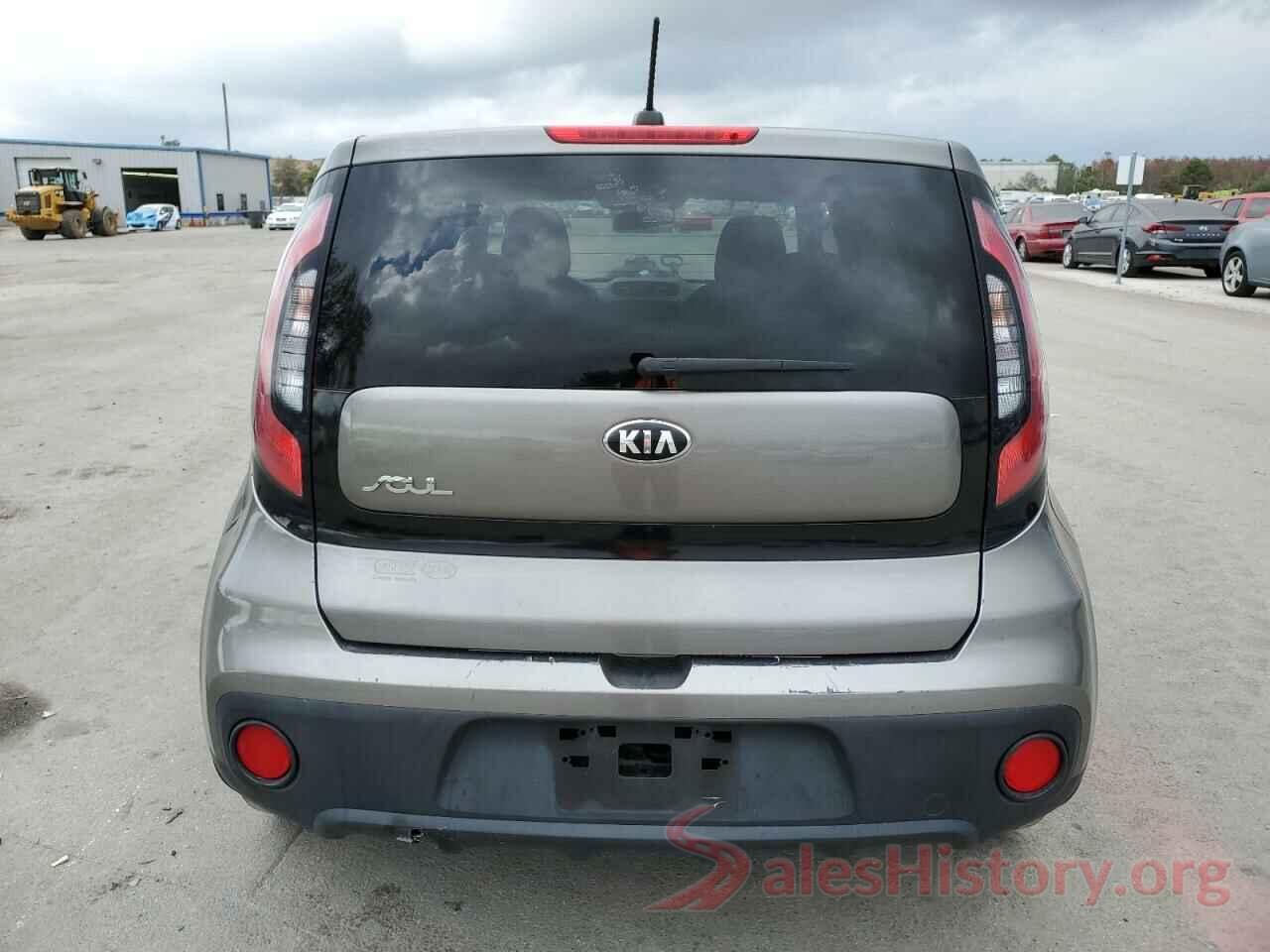 KNDJN2A23J7504665 2018 KIA SOUL