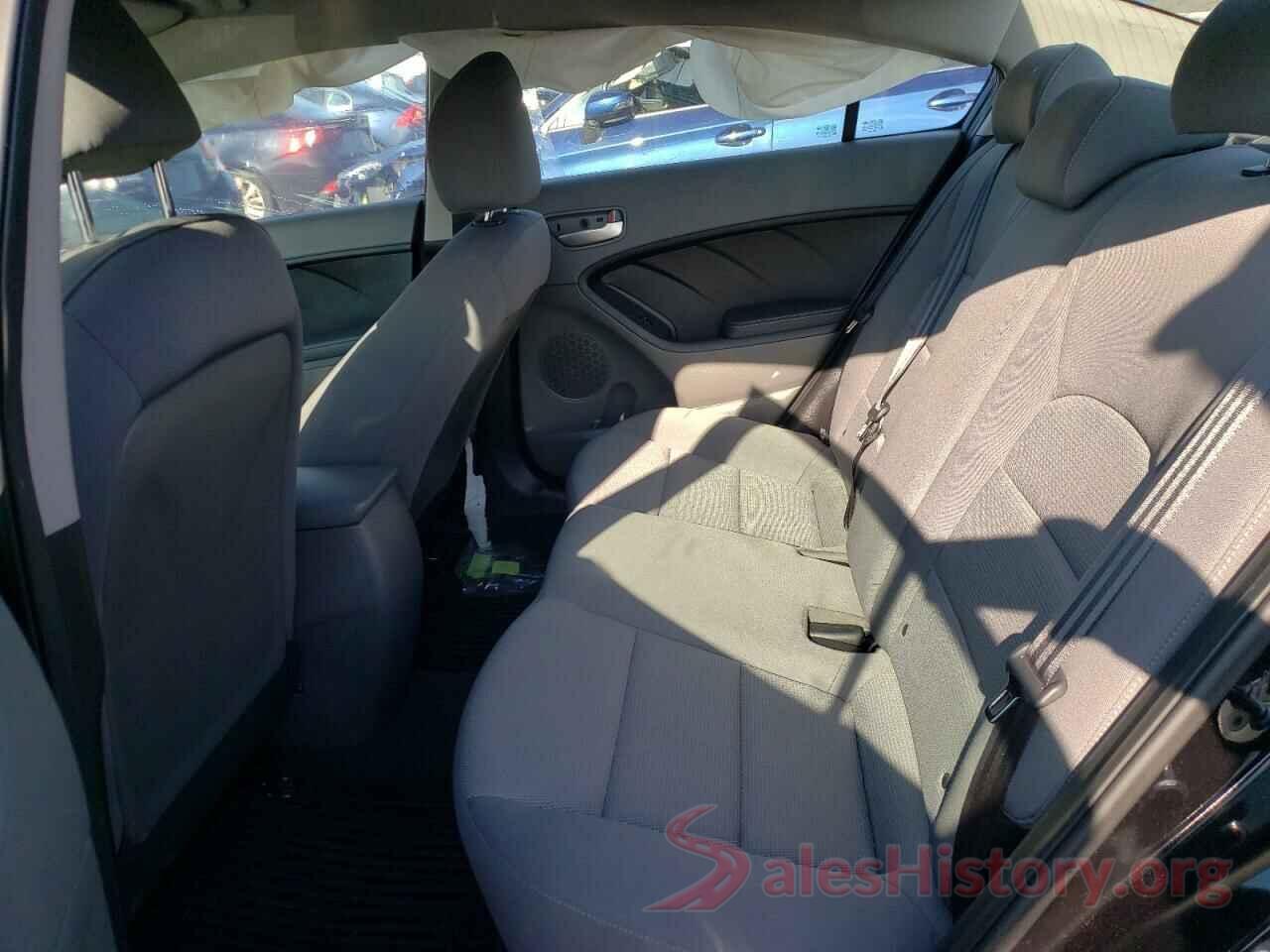 3KPFK4A77JE186085 2018 KIA FORTE