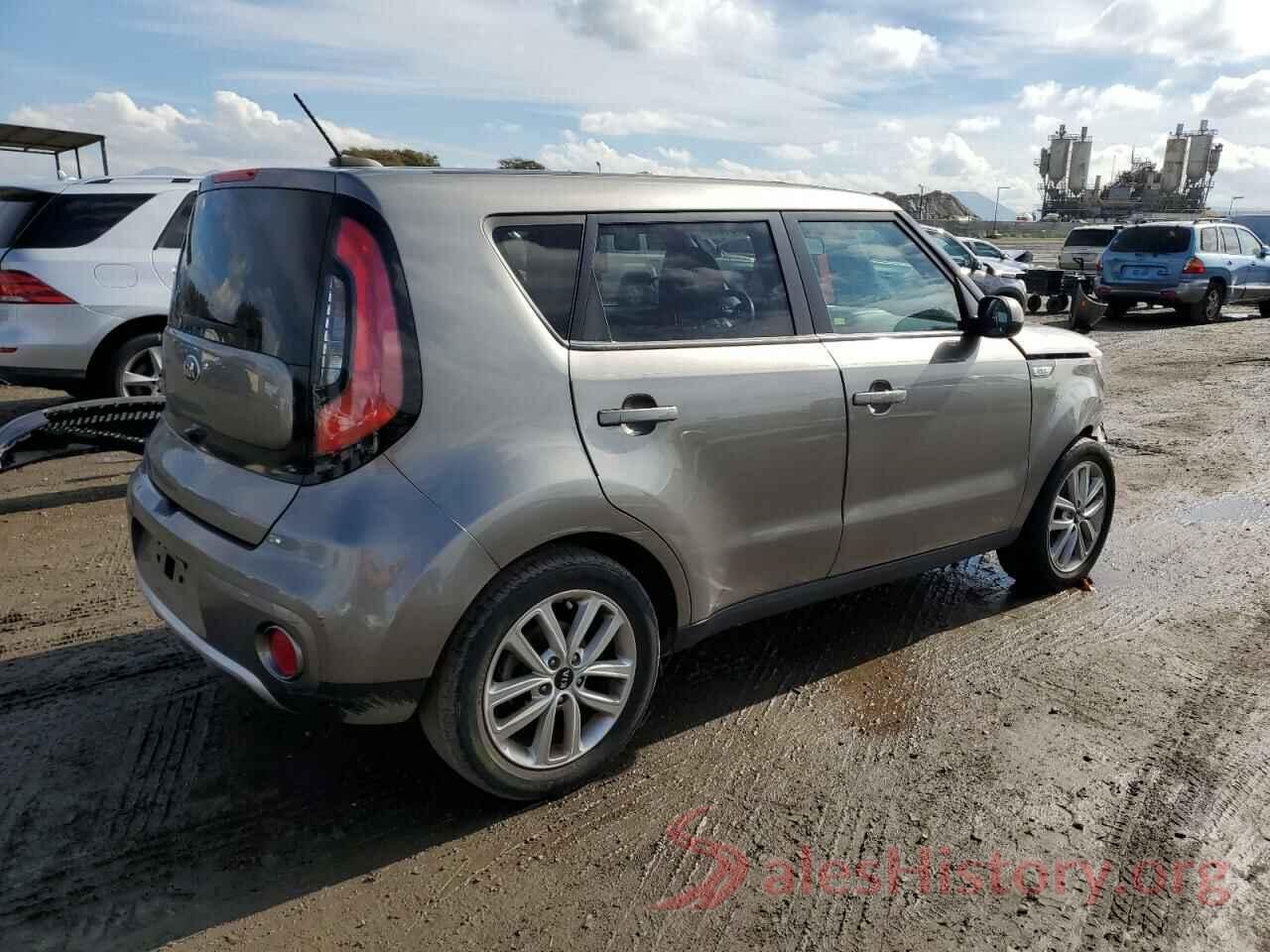 KNDJP3A55J7589910 2018 KIA SOUL