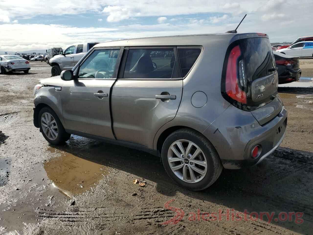 KNDJP3A55J7589910 2018 KIA SOUL