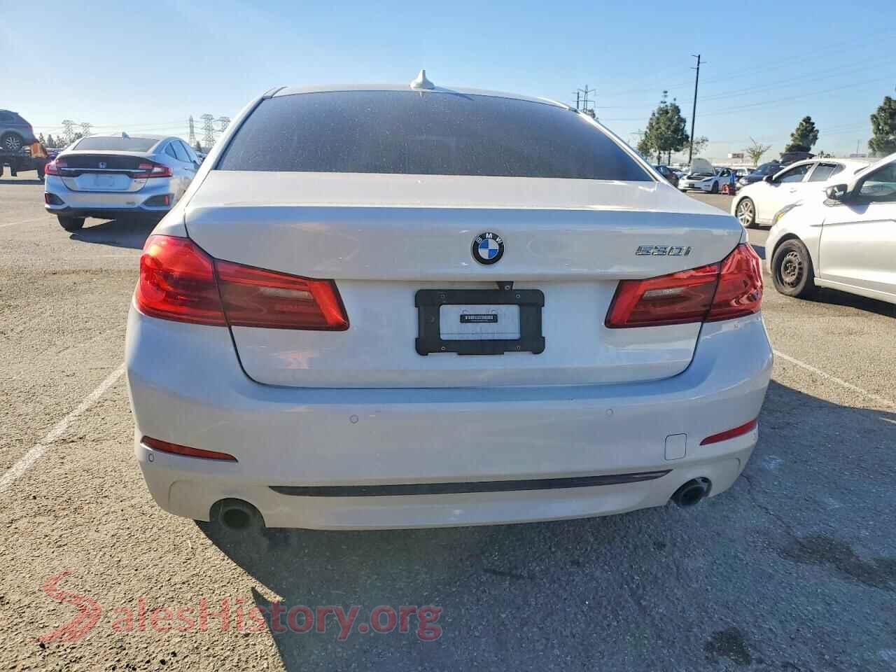 2018 BMW 5 SERIES VIN WBAJA5C54JWA37749, left side view