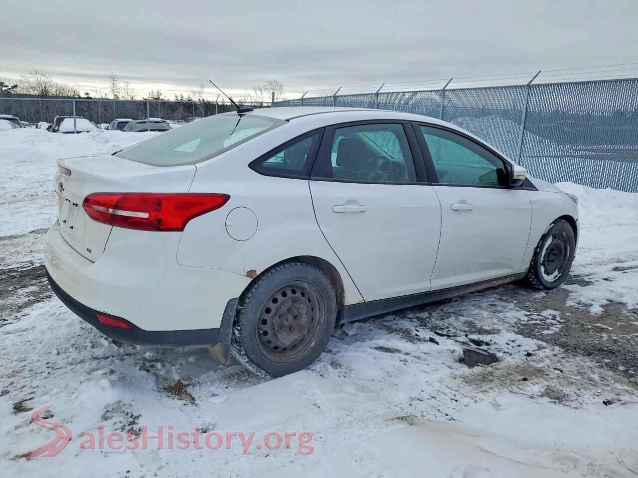 2017 FORD FOCUS VIN 1FADP3F28HL300991, right side view