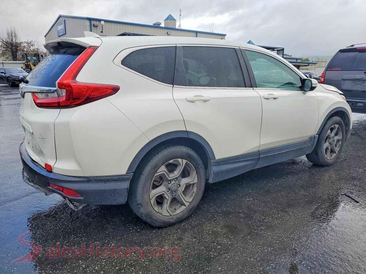 2018 HONDA CRV VIN 5J6RW1H53JL001570, right side view