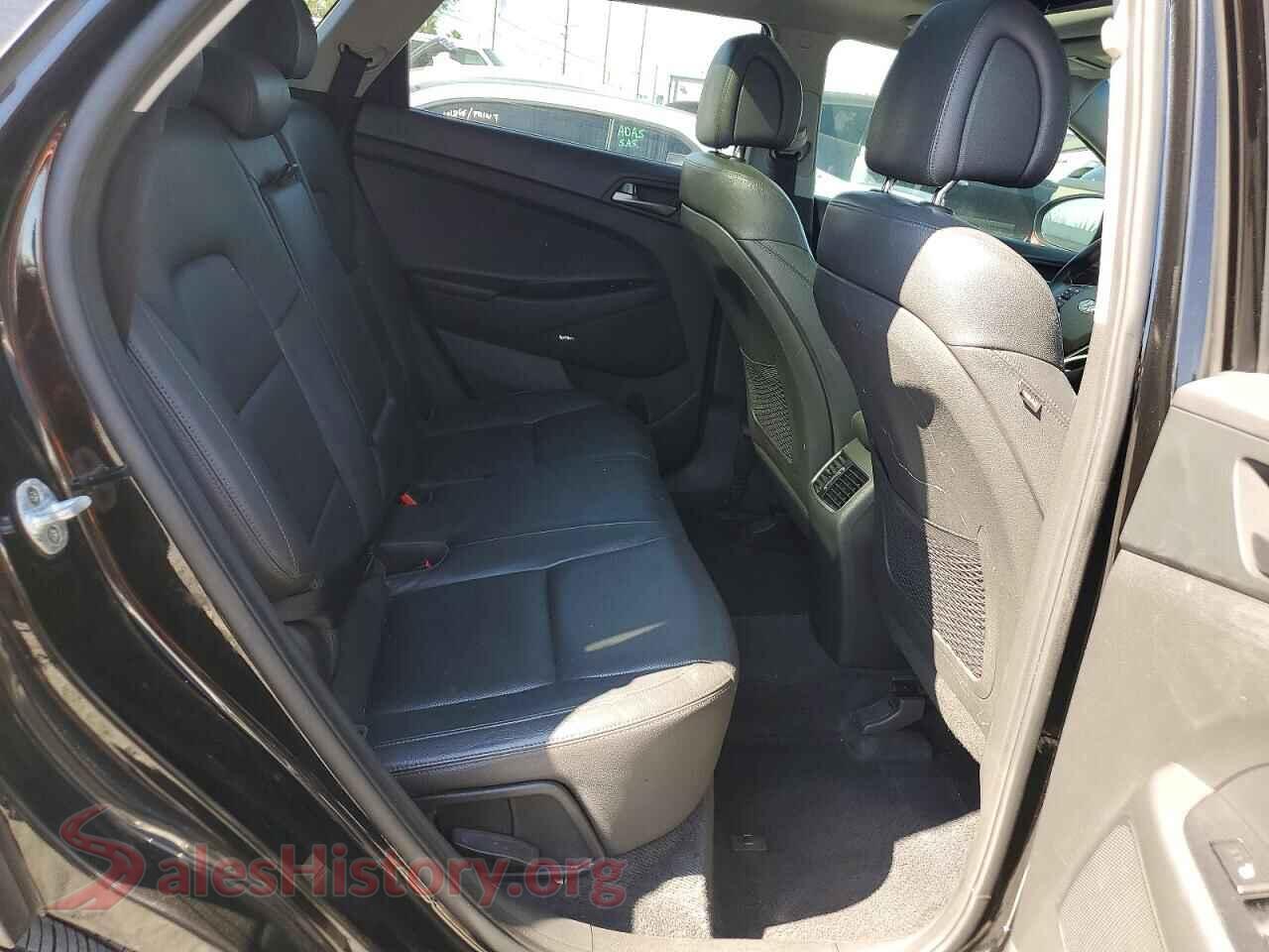 2017 HYUNDAI TUCSON VIN KM8J33A23HU558115, VIN plate