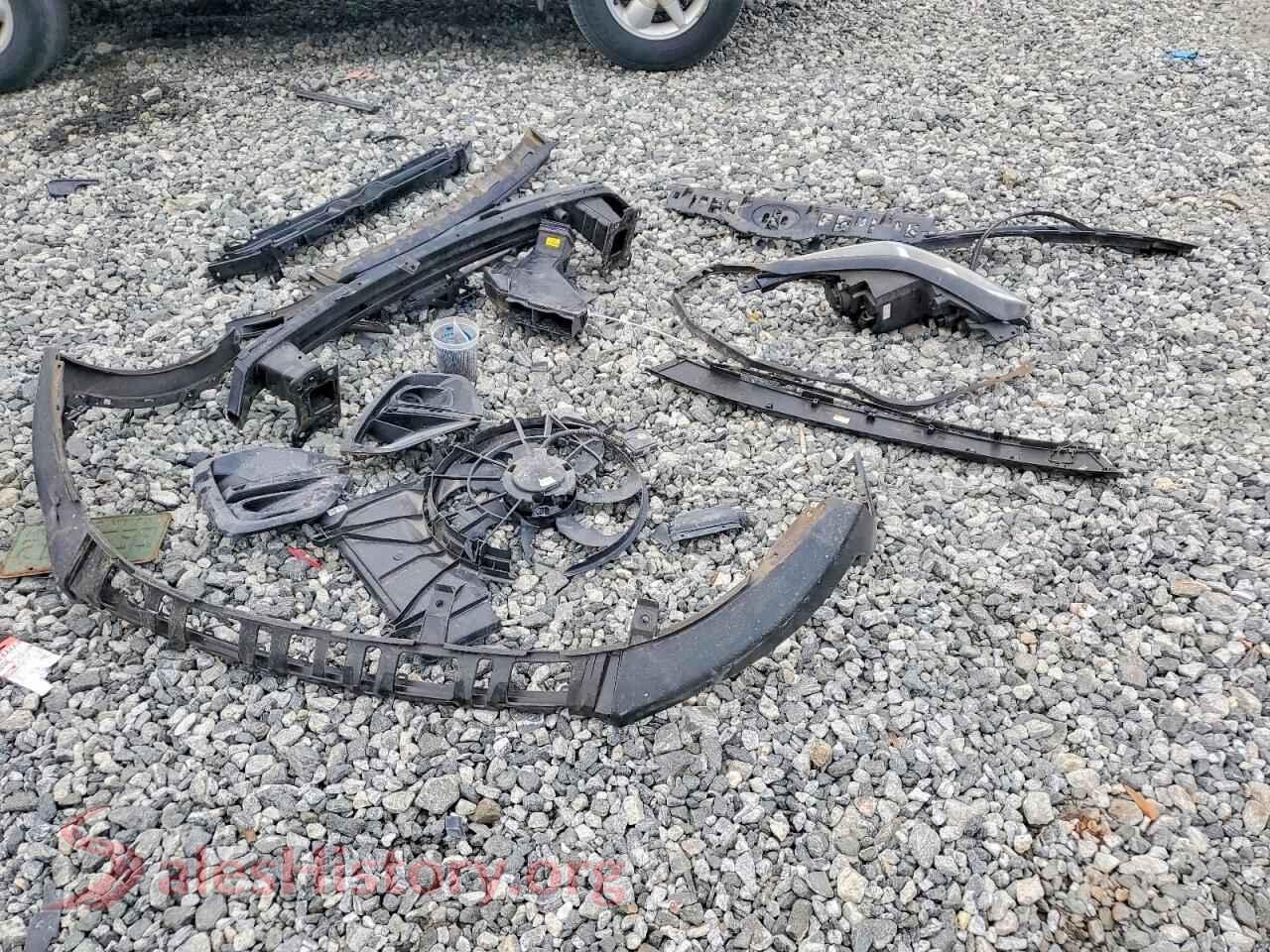 2021 KIA SPORTAGE VIN KNDP63AC3M7924386, trunk area