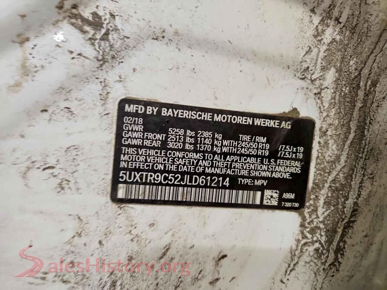 2018 BMW X3 VIN 5UXTR9C52JLD61214, damage close-up