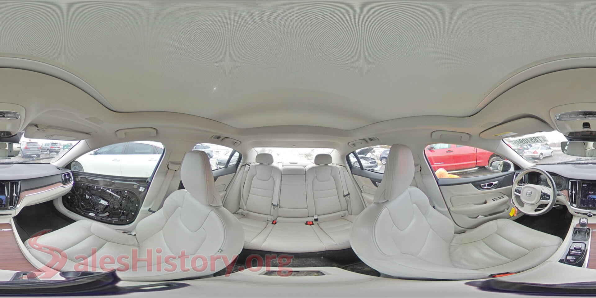 2021 VOLVO S60 VIN 7JR102FKXMG102364, damage close-up