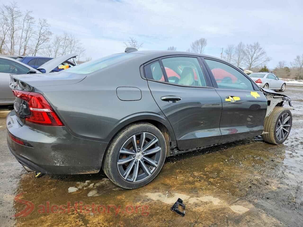 2021 VOLVO S60 VIN 7JR102FKXMG102364, right side view