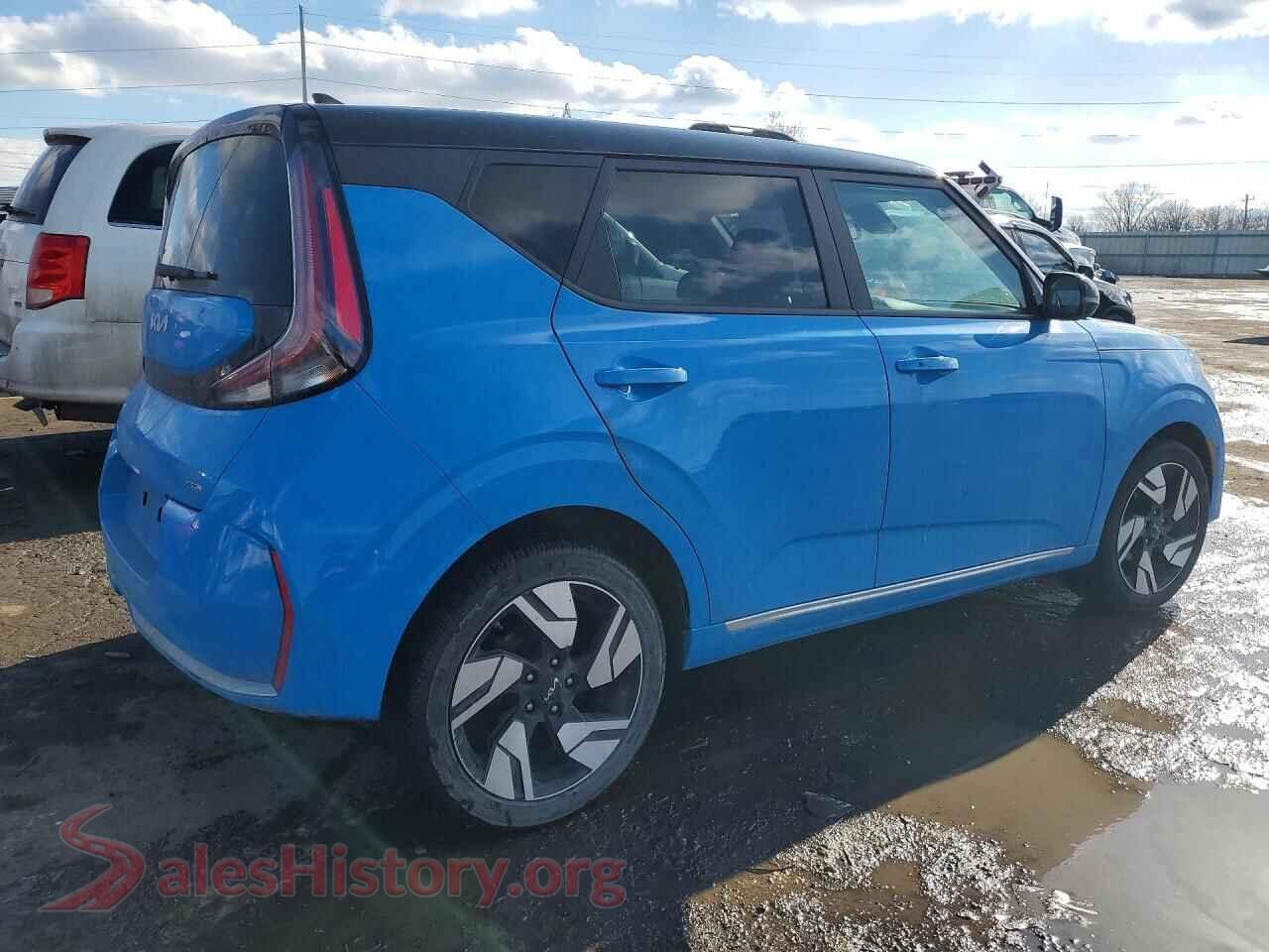 2024 KIA SOUL VIN KNDJ53AUXR7220209, right side view