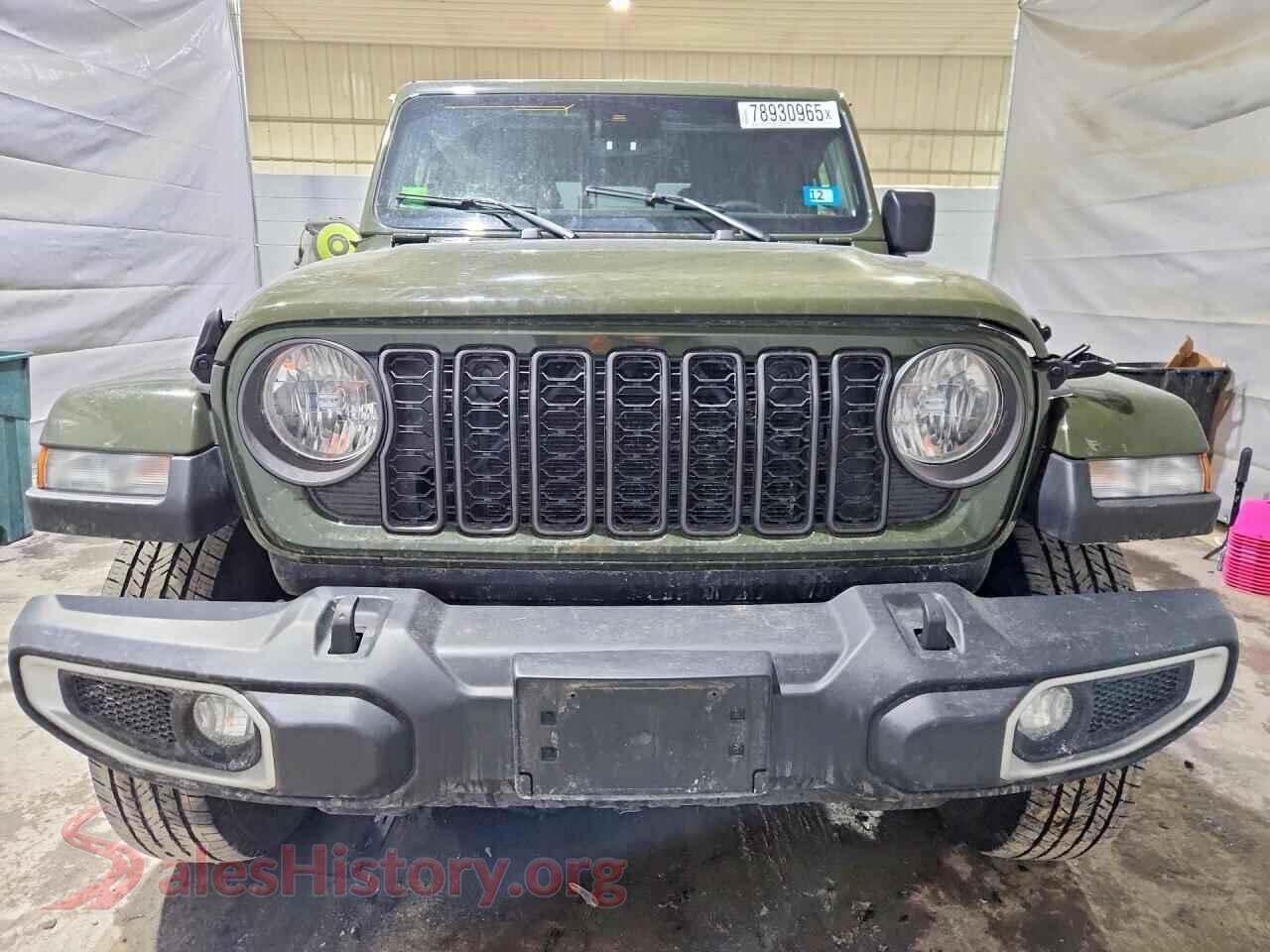 2024 JEEP GLADIATOR VIN 1C6HJTAG9RL100453, rear view