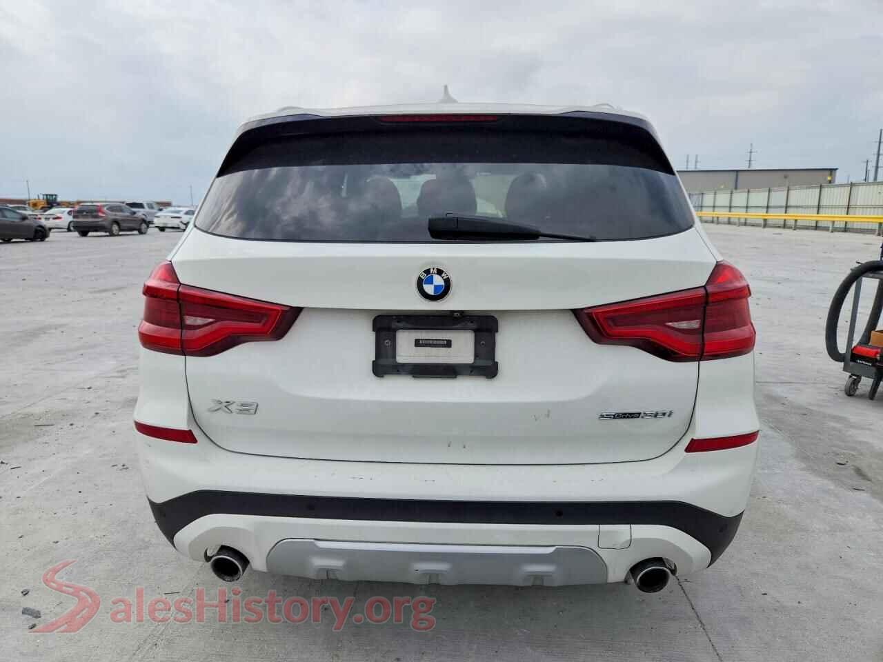 2020 BMW X3 VIN 5UXTY3C03L9C30622, left side view