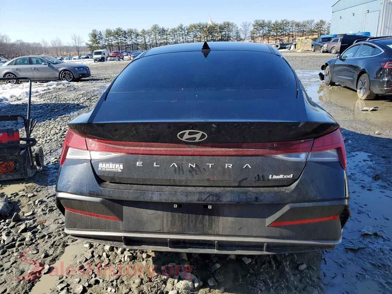 2025 HYUNDAI ELANTRA VIN KMHLP4DG3SU910594, left side view