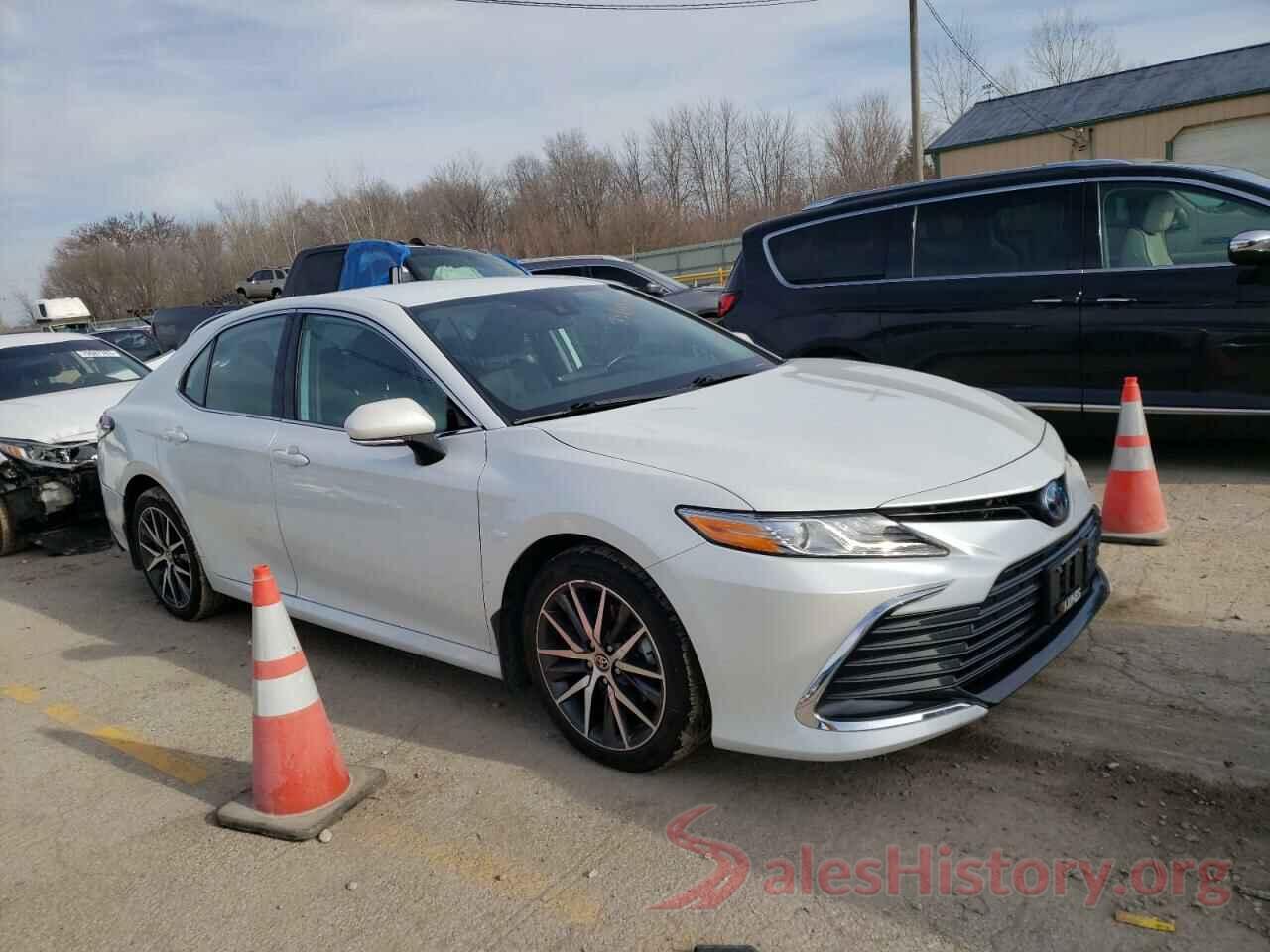 4T1F31AKXNU585608 2022 TOYOTA CAMRY