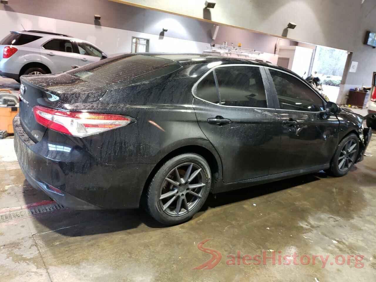 4T1B11HK1JU008857 2018 TOYOTA CAMRY