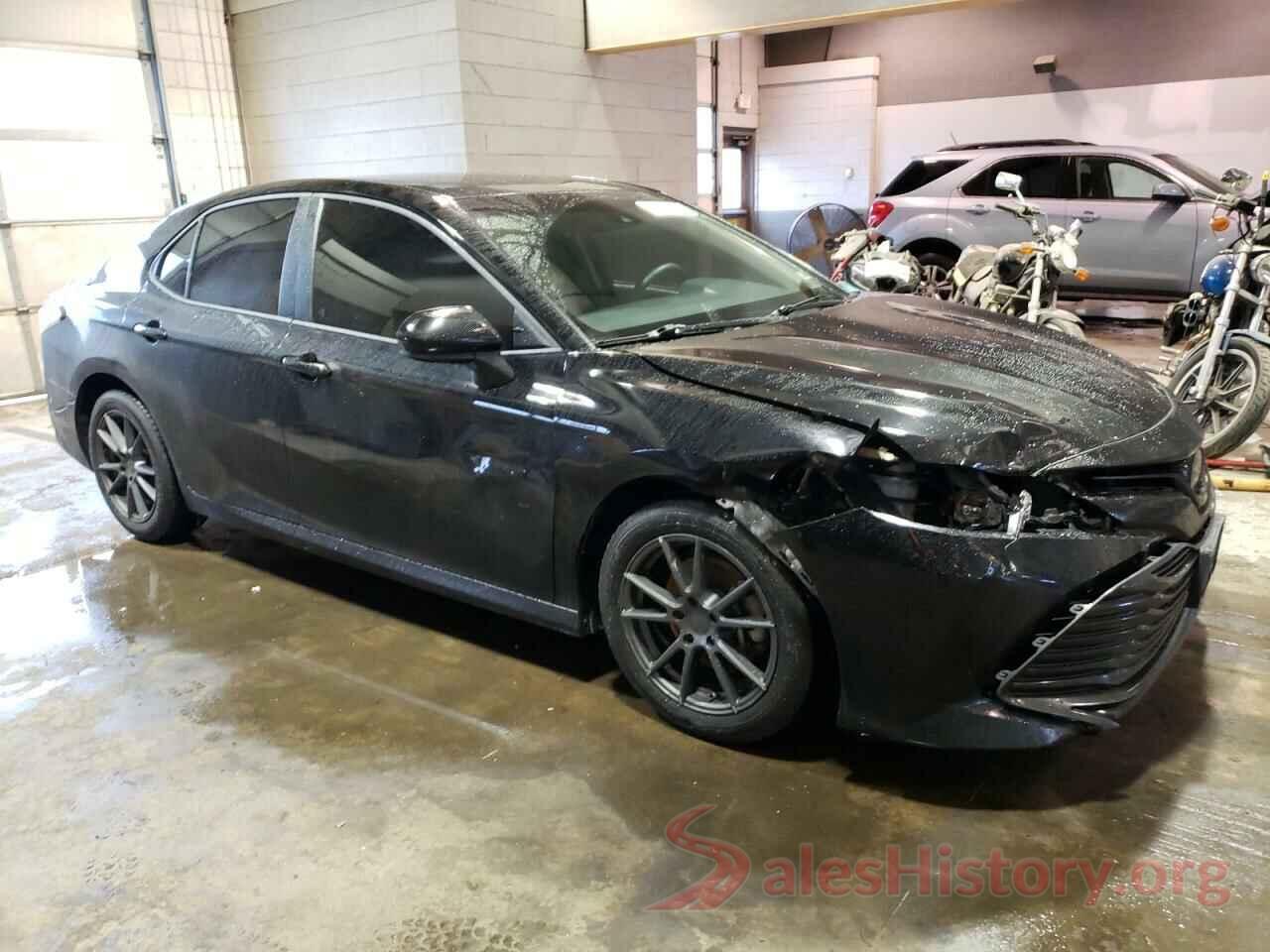 4T1B11HK1JU008857 2018 TOYOTA CAMRY