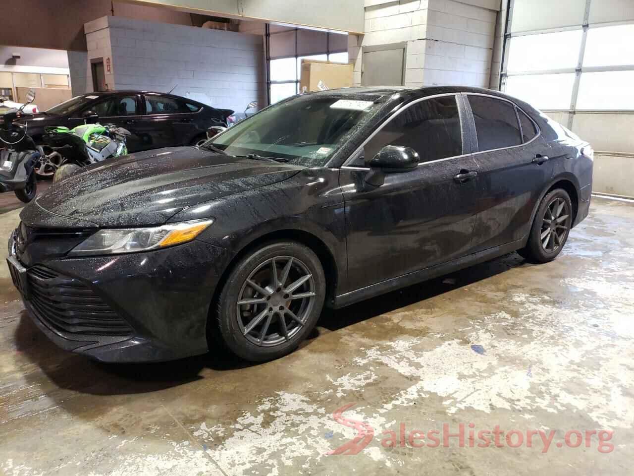 4T1B11HK1JU008857 2018 TOYOTA CAMRY