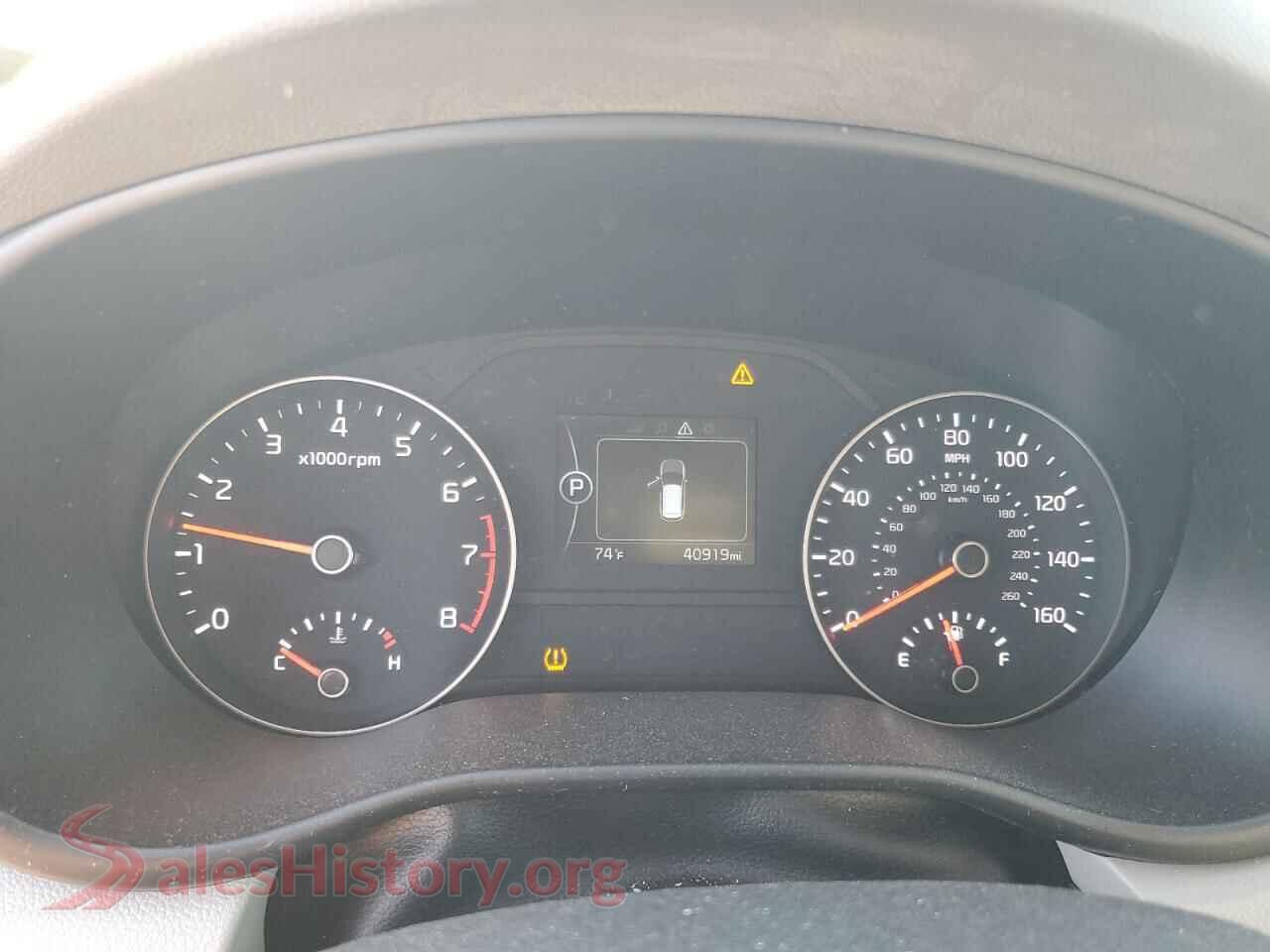 2018 KIA SPORTAGE VIN KNDPMCAC2J7438105, interior center console