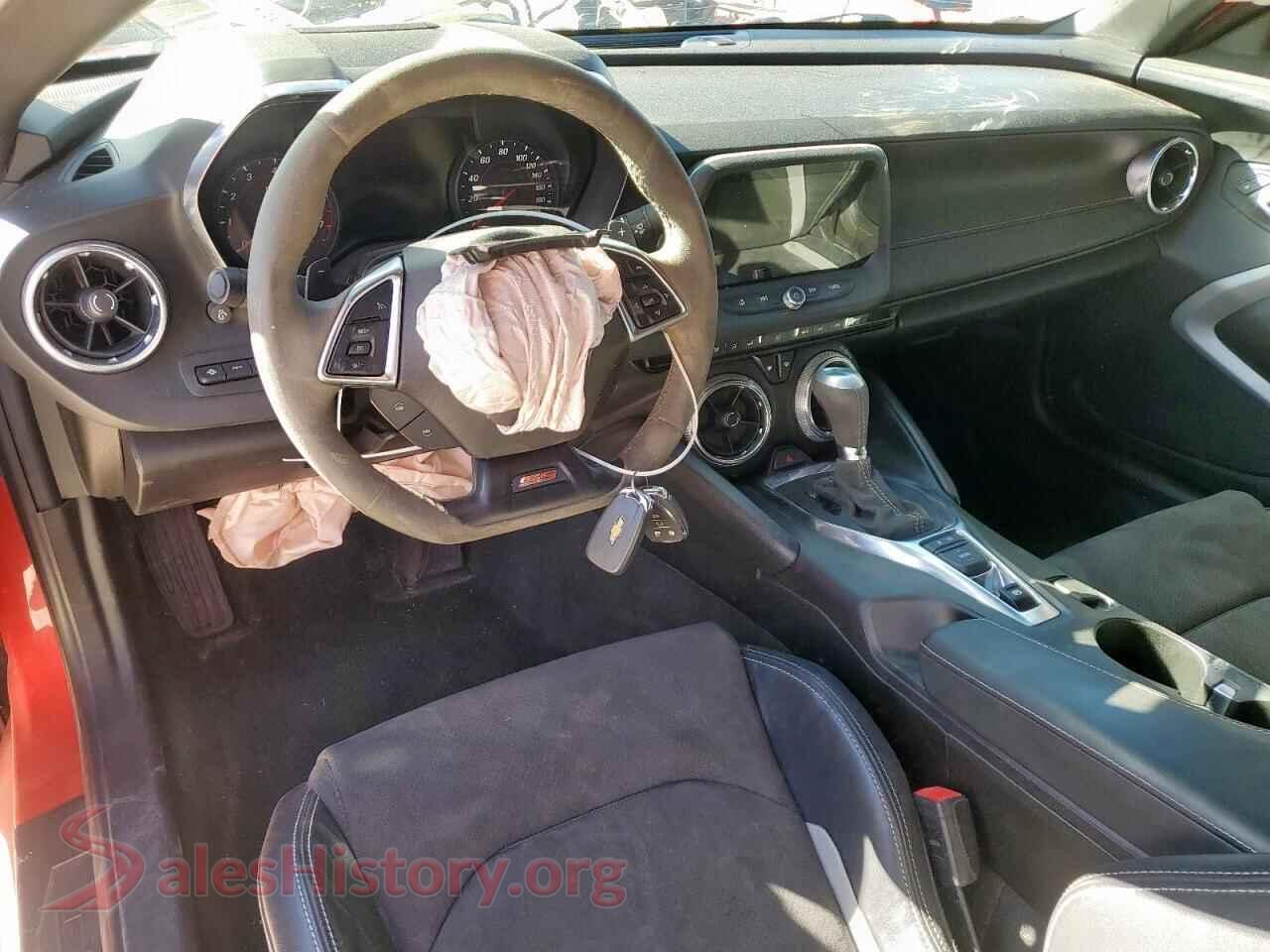 2022 CHEVROLET CAMARO LT1 VIN 1G1FF1R72N0133714, interior dashboard