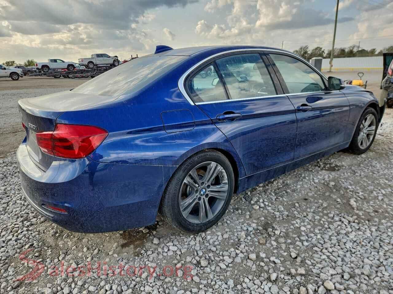 2018 BMW 3 SERIES VIN WBA8B9C5XJEE81145, right side view