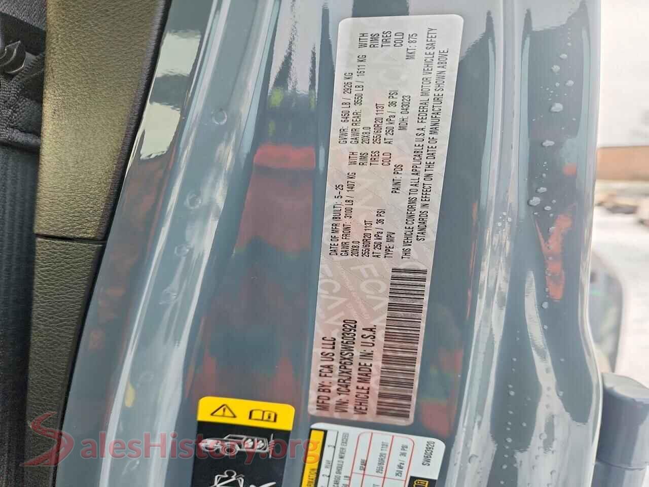 2025 JEEP WRANGLER VIN 1C4RJXP6XSW603920, trunk area