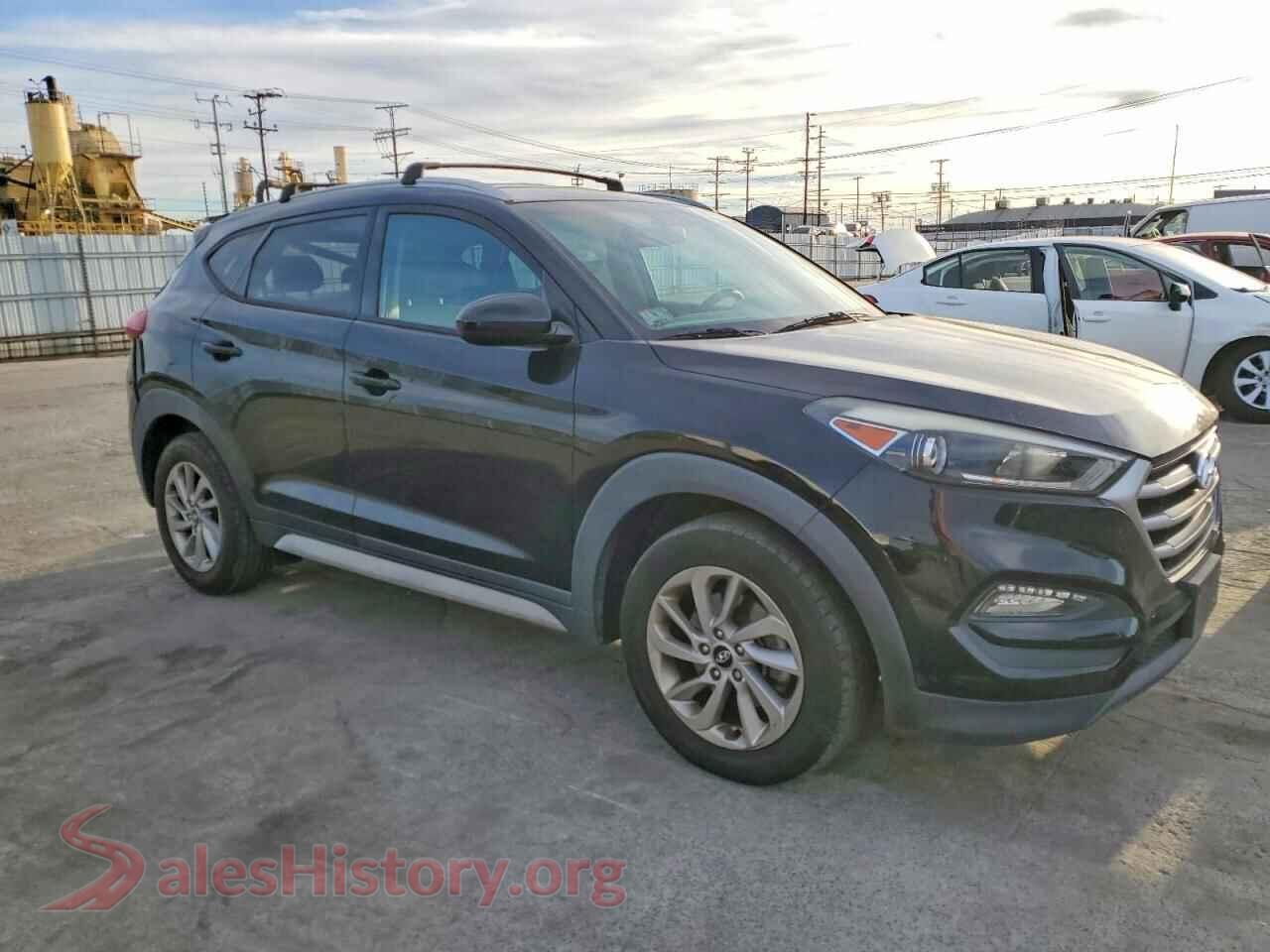2017 HYUNDAI TUCSON VIN KM8J33A49HU460868, rear 3/4 view