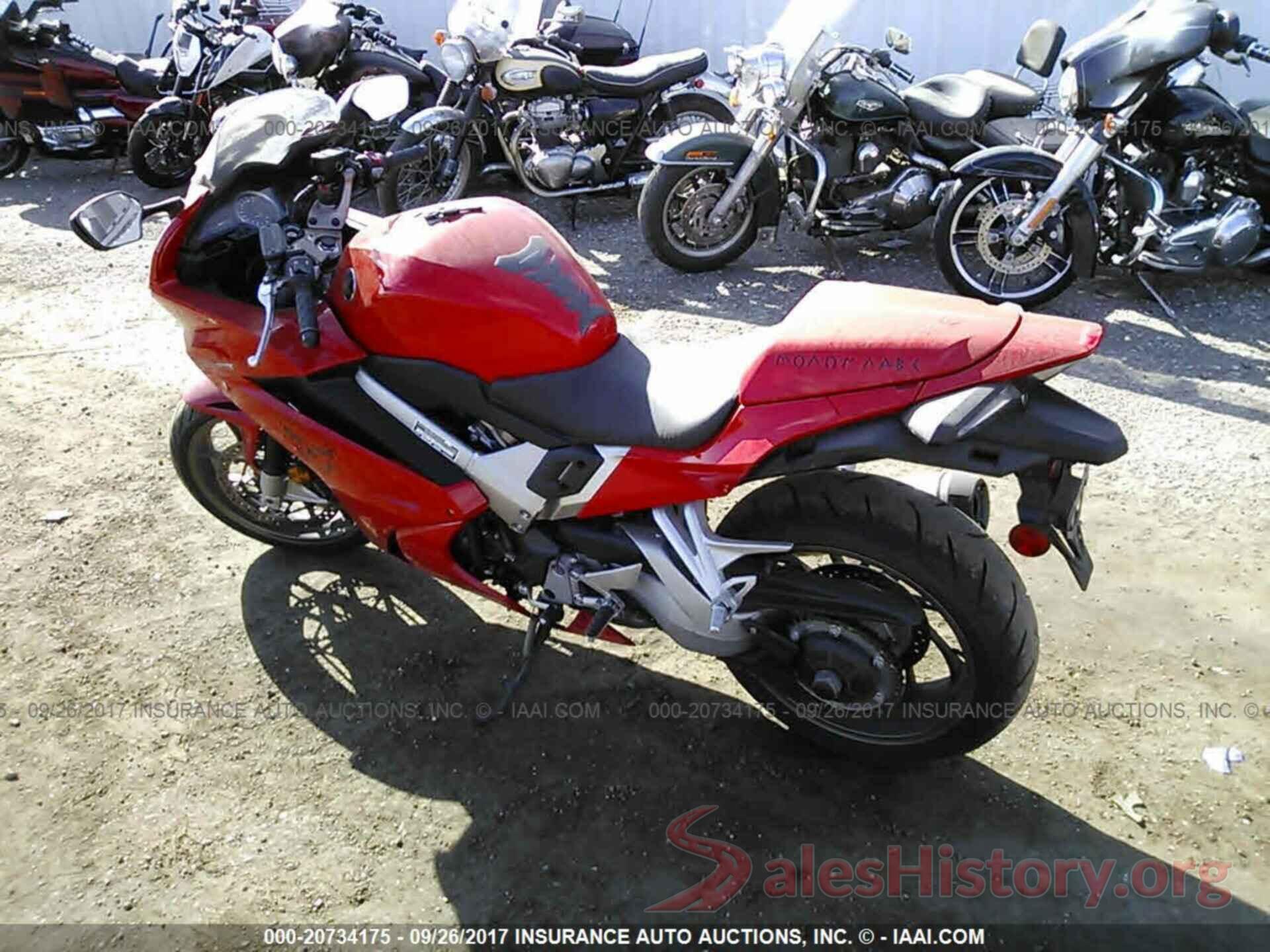 JH2RC7918EK000835 2014 Honda Vfr800