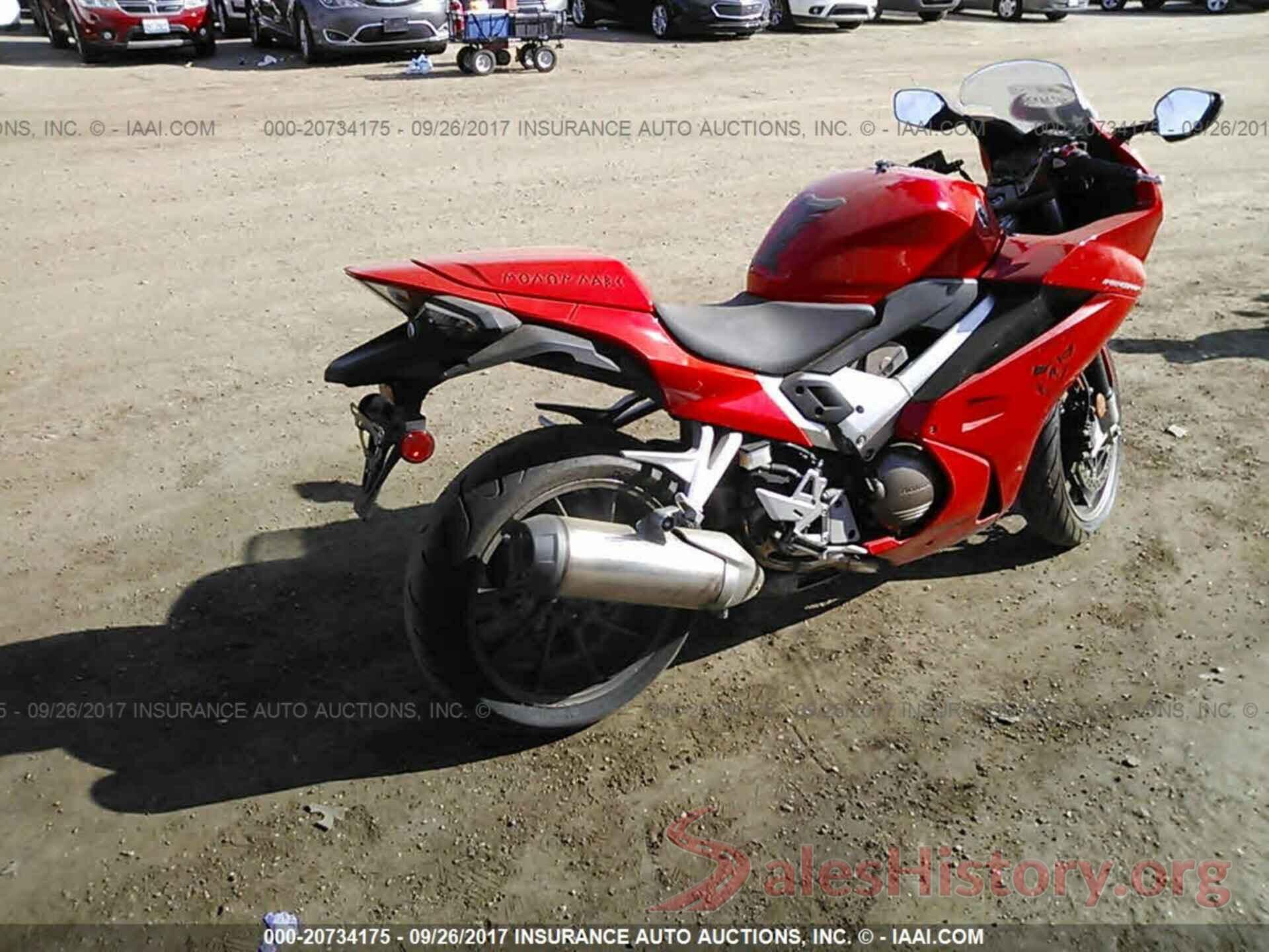 JH2RC7918EK000835 2014 Honda Vfr800