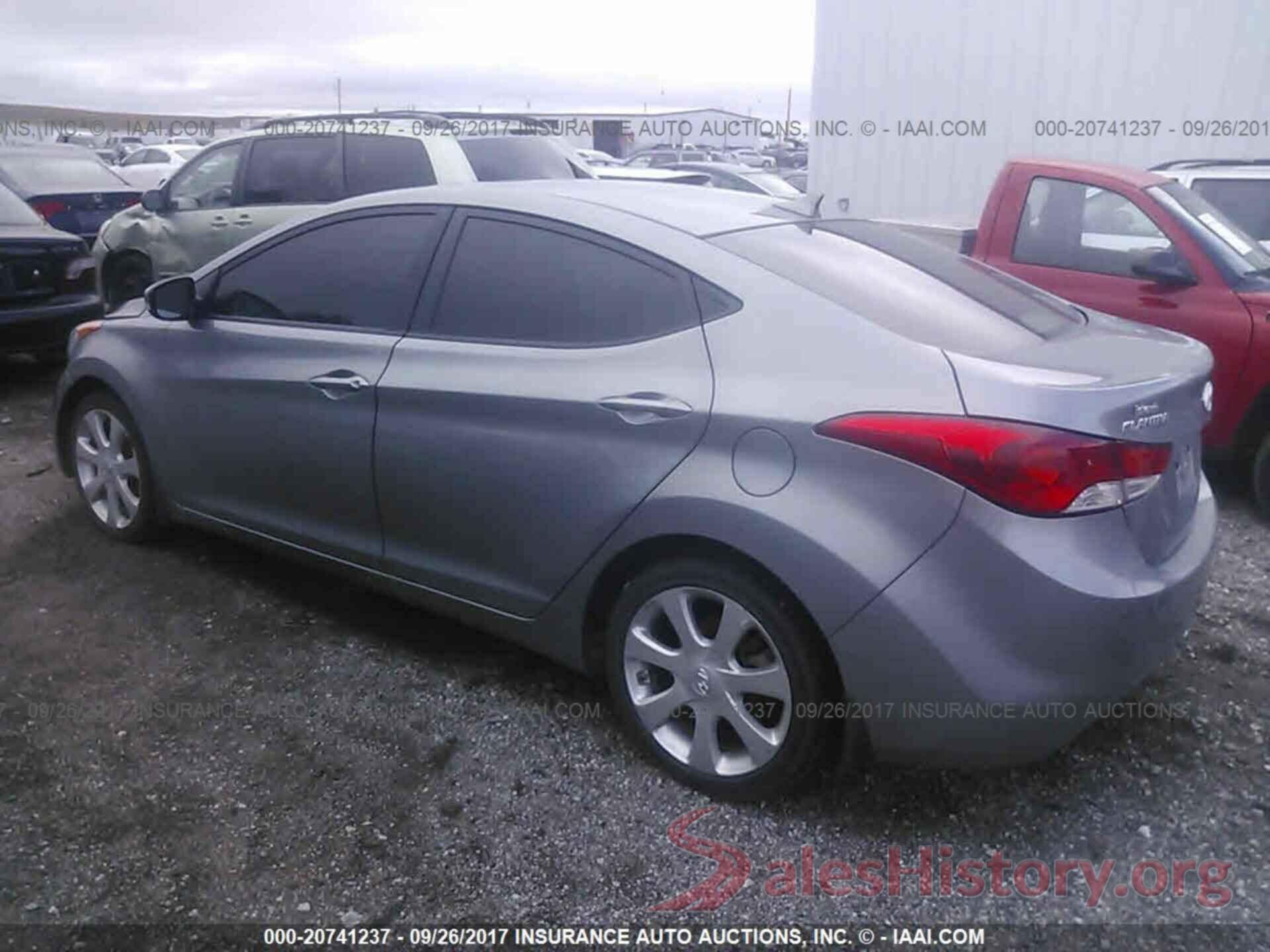 KMHDH4AE8DU586680 2013 Hyundai Elantra