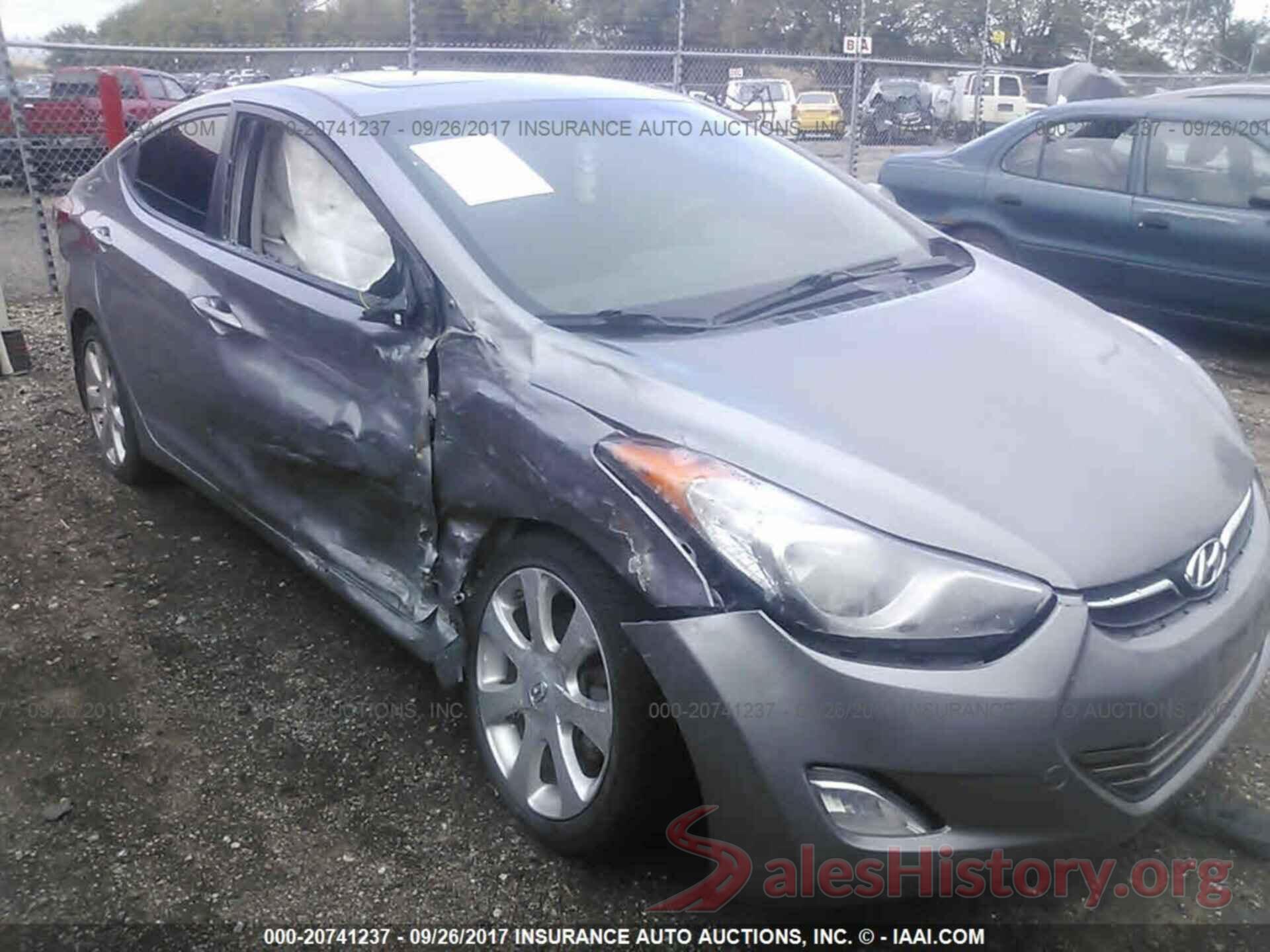 KMHDH4AE8DU586680 2013 Hyundai Elantra