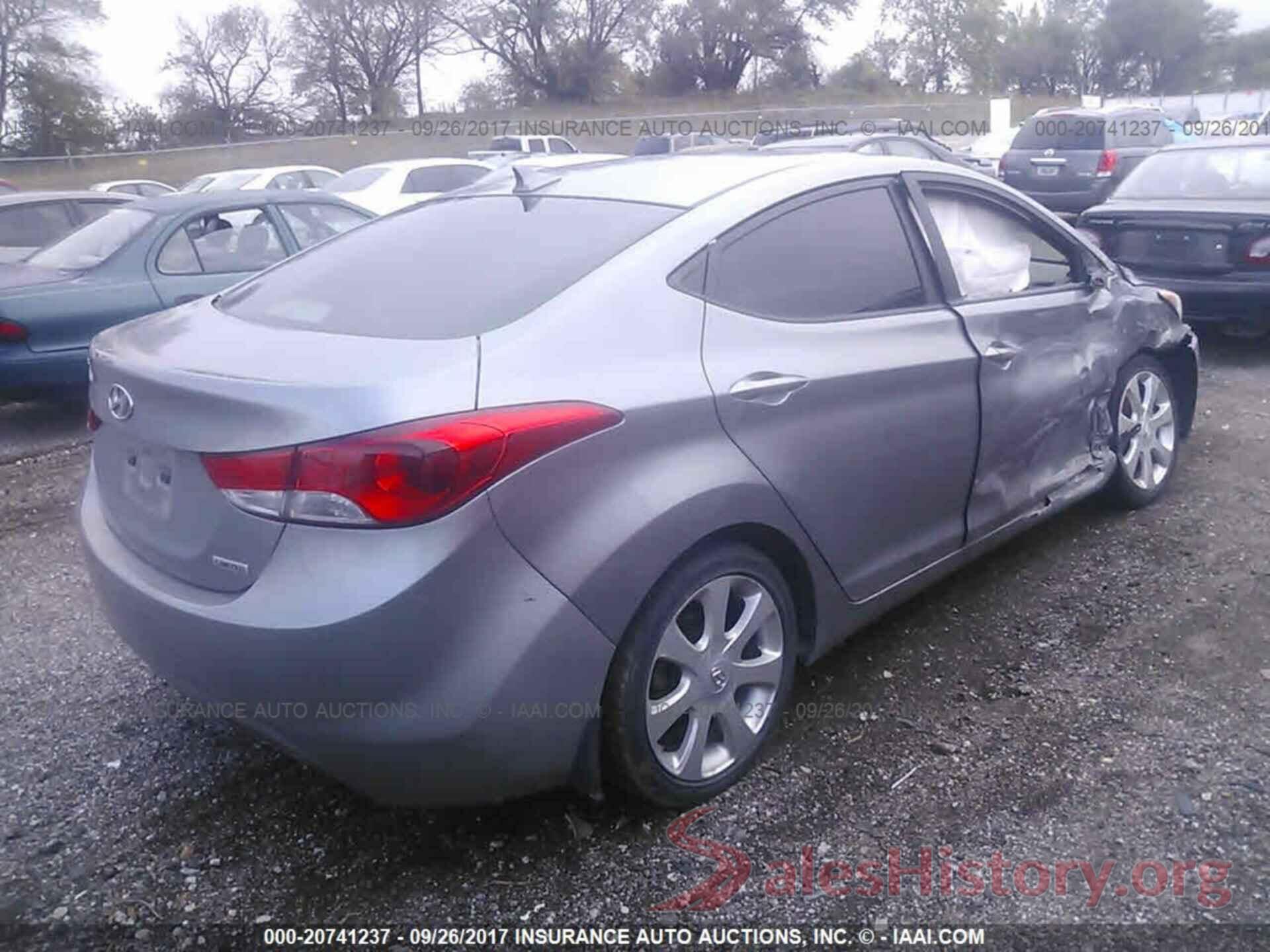 KMHDH4AE8DU586680 2013 Hyundai Elantra