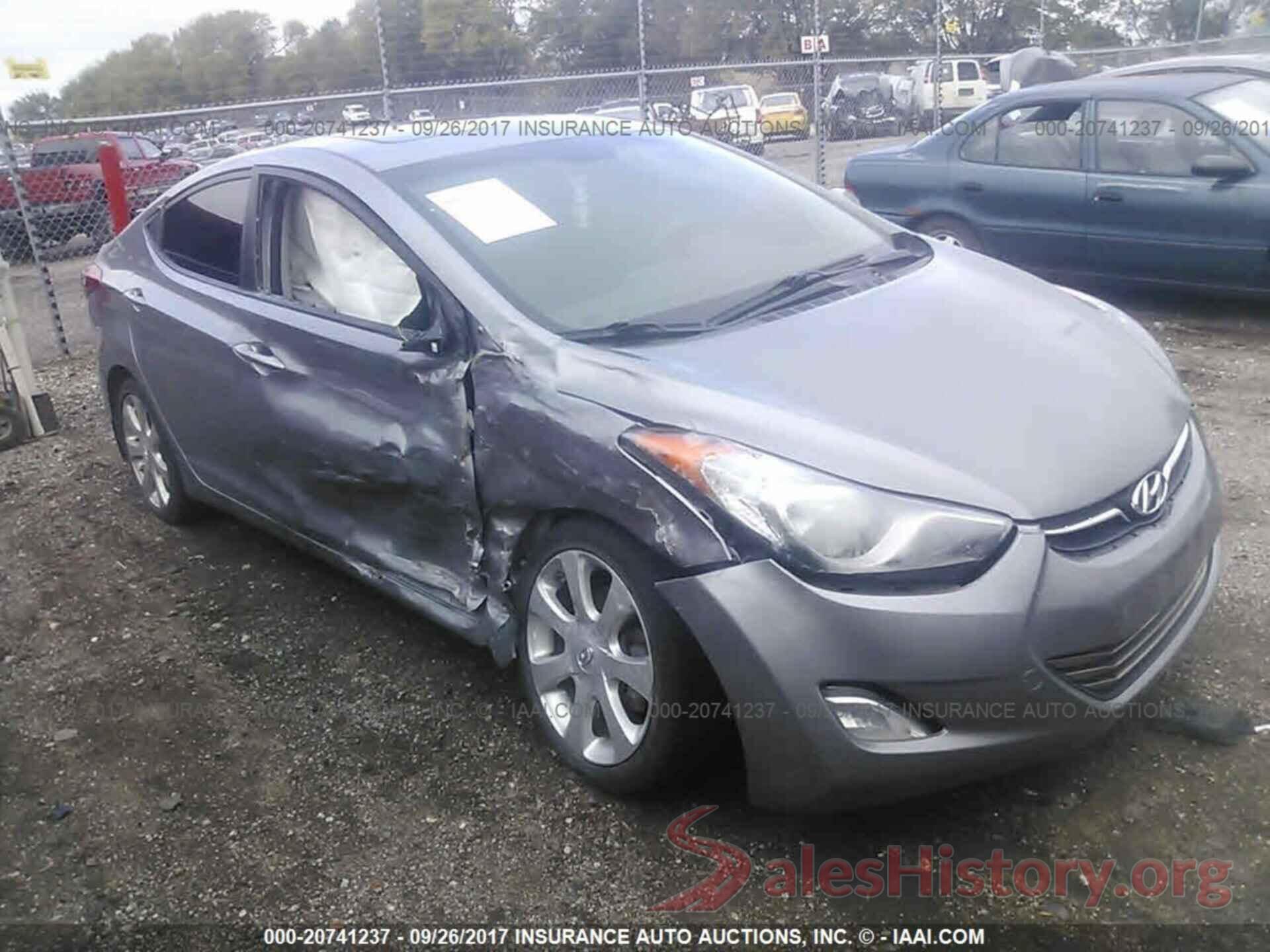 KMHDH4AE8DU586680 2013 Hyundai Elantra