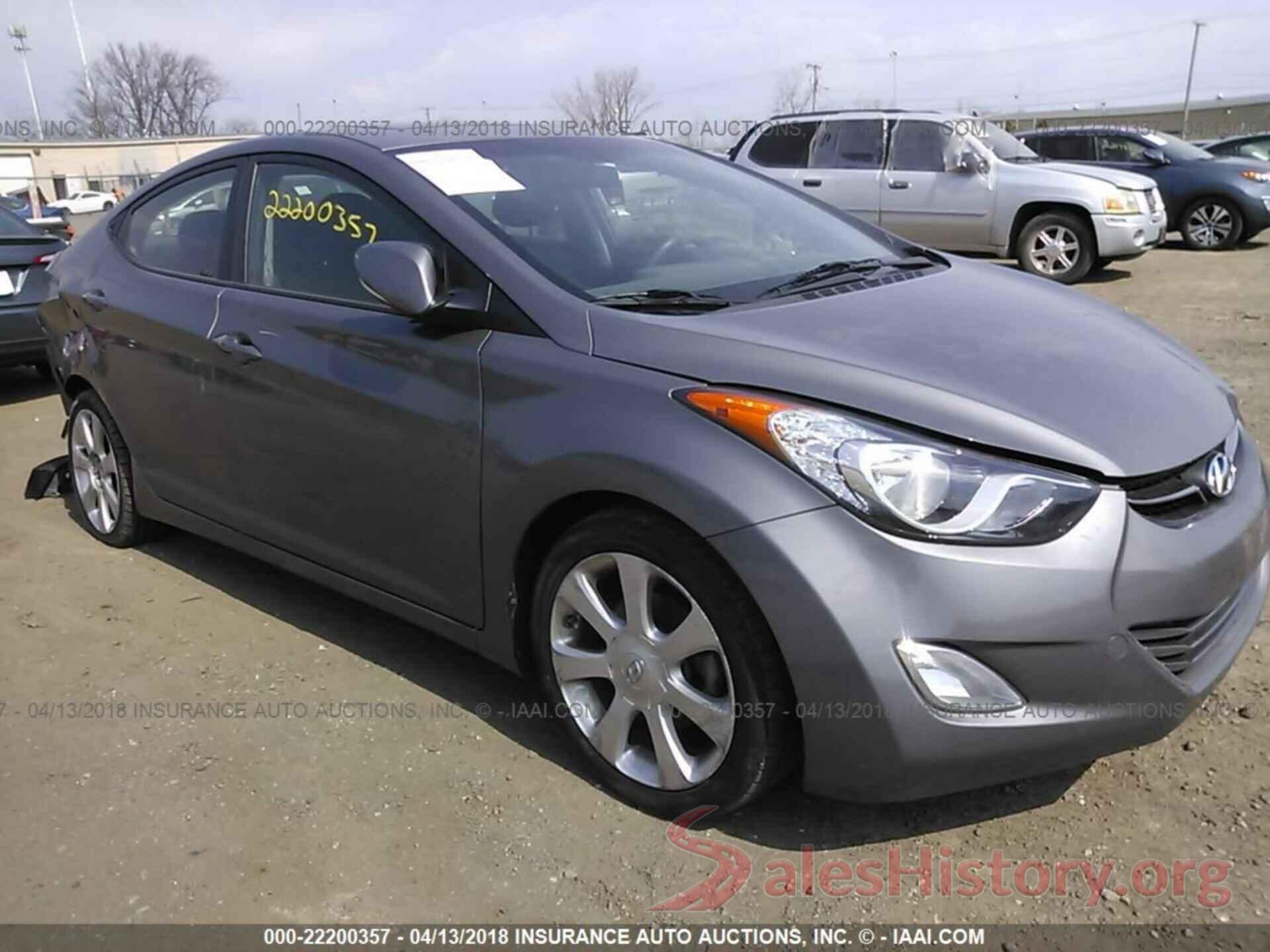 5NPDH4AE4DH443157 2013 Hyundai Elantra