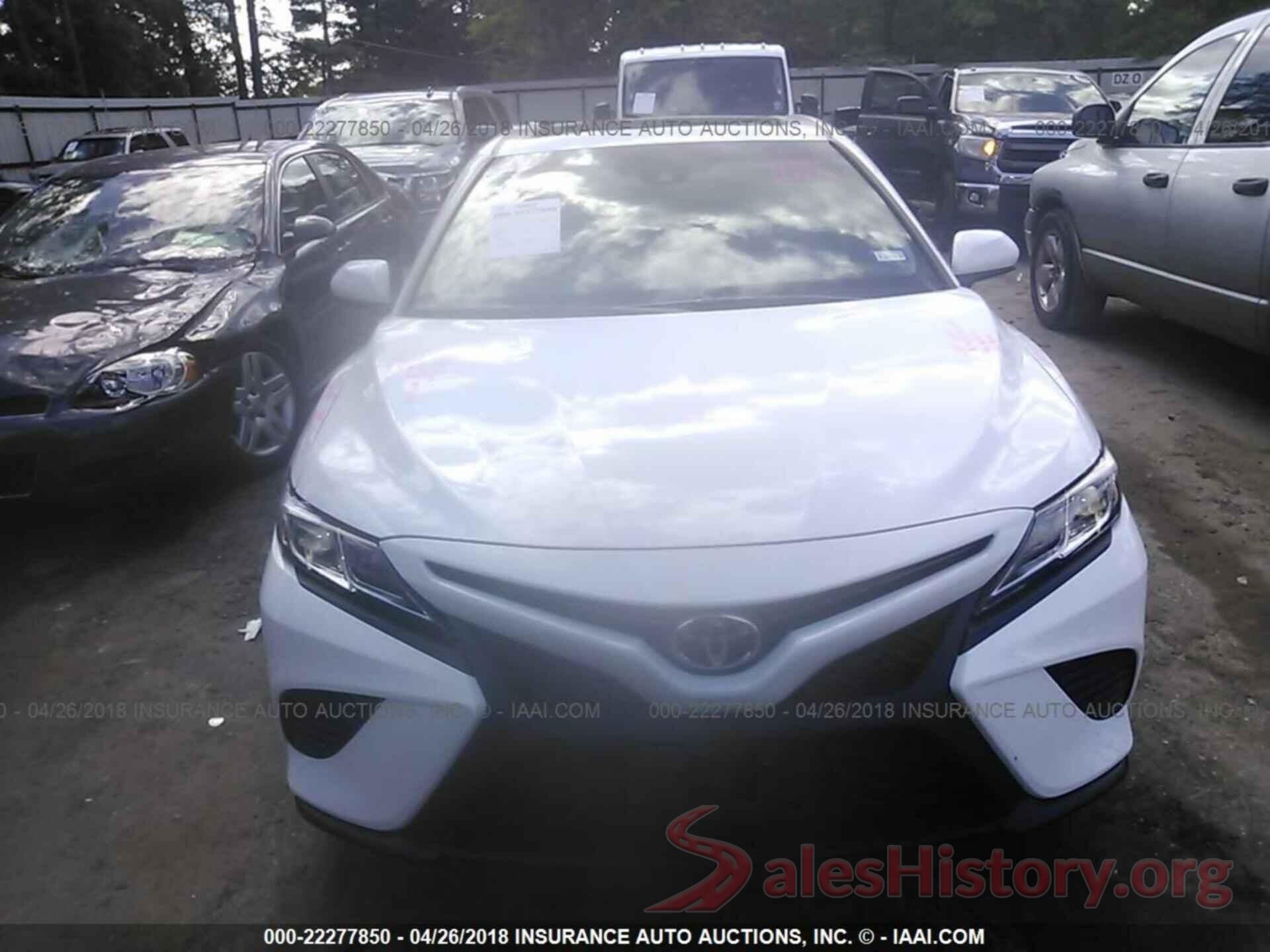 4T1B11HK9JU562065 2018 Toyota Camry