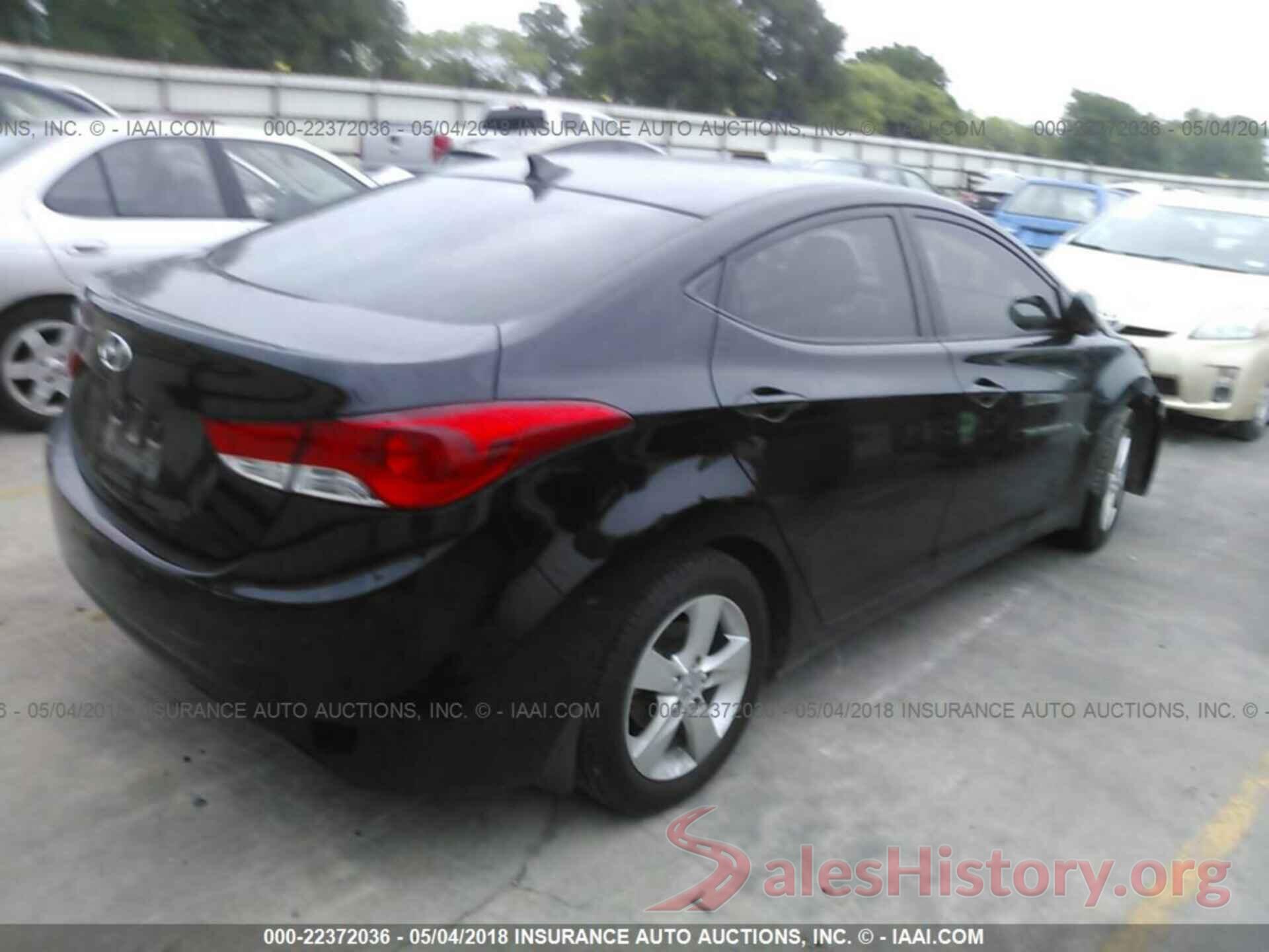 KMHDH4AE8DU666772 2013 Hyundai Elantra