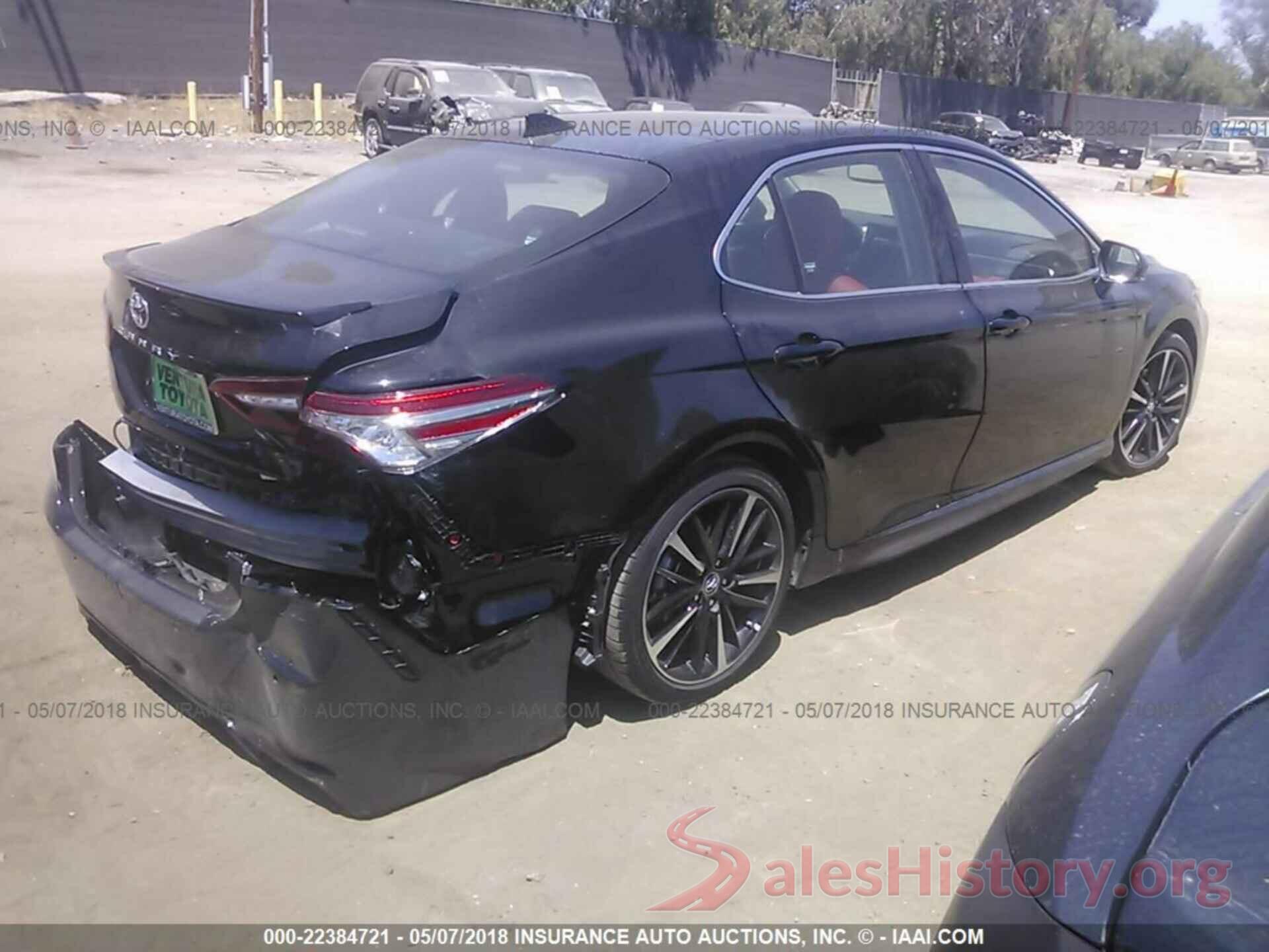 4T1B61HK9JU071268 2018 Toyota Camry